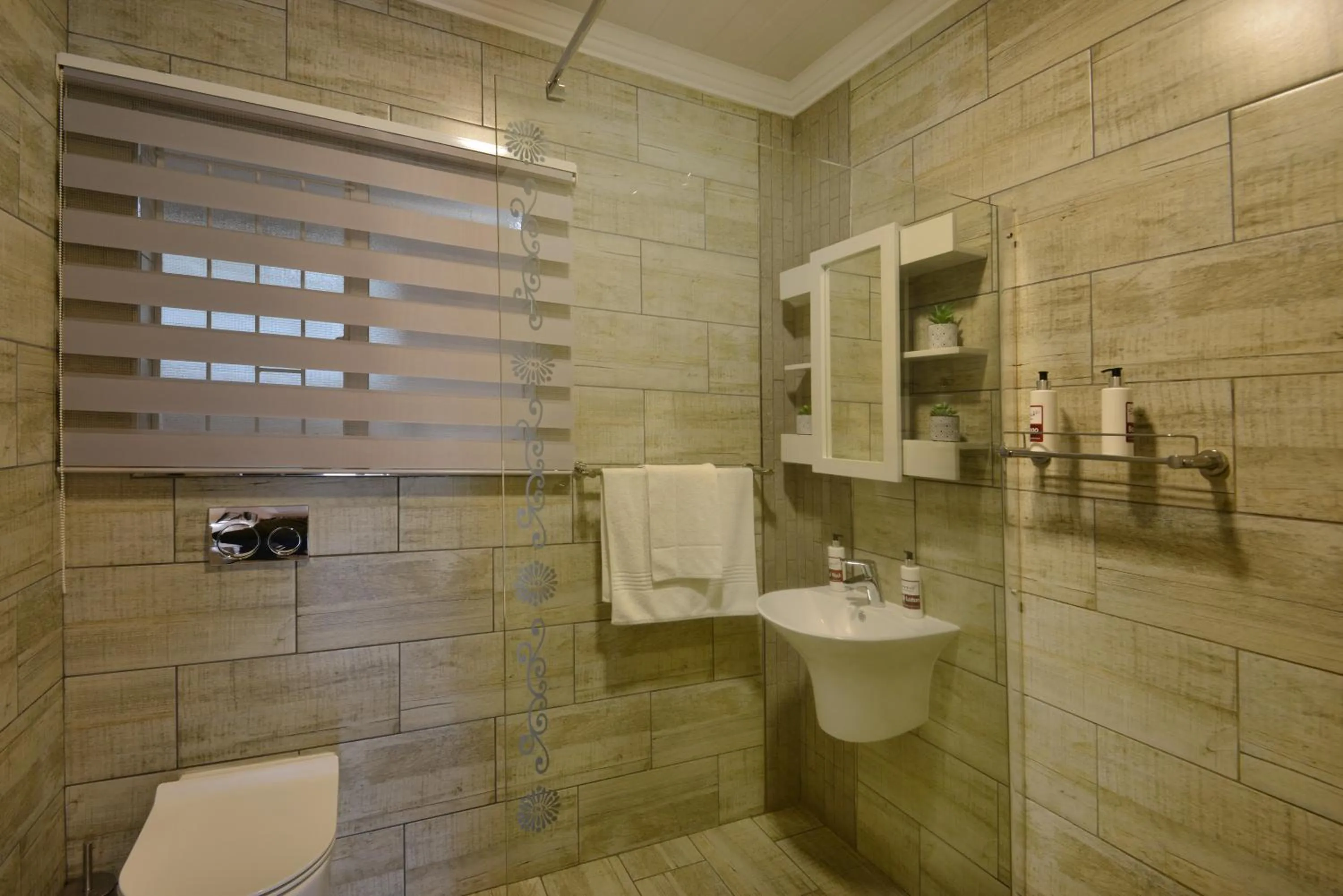 Bathroom in Sunrock Guesthouse