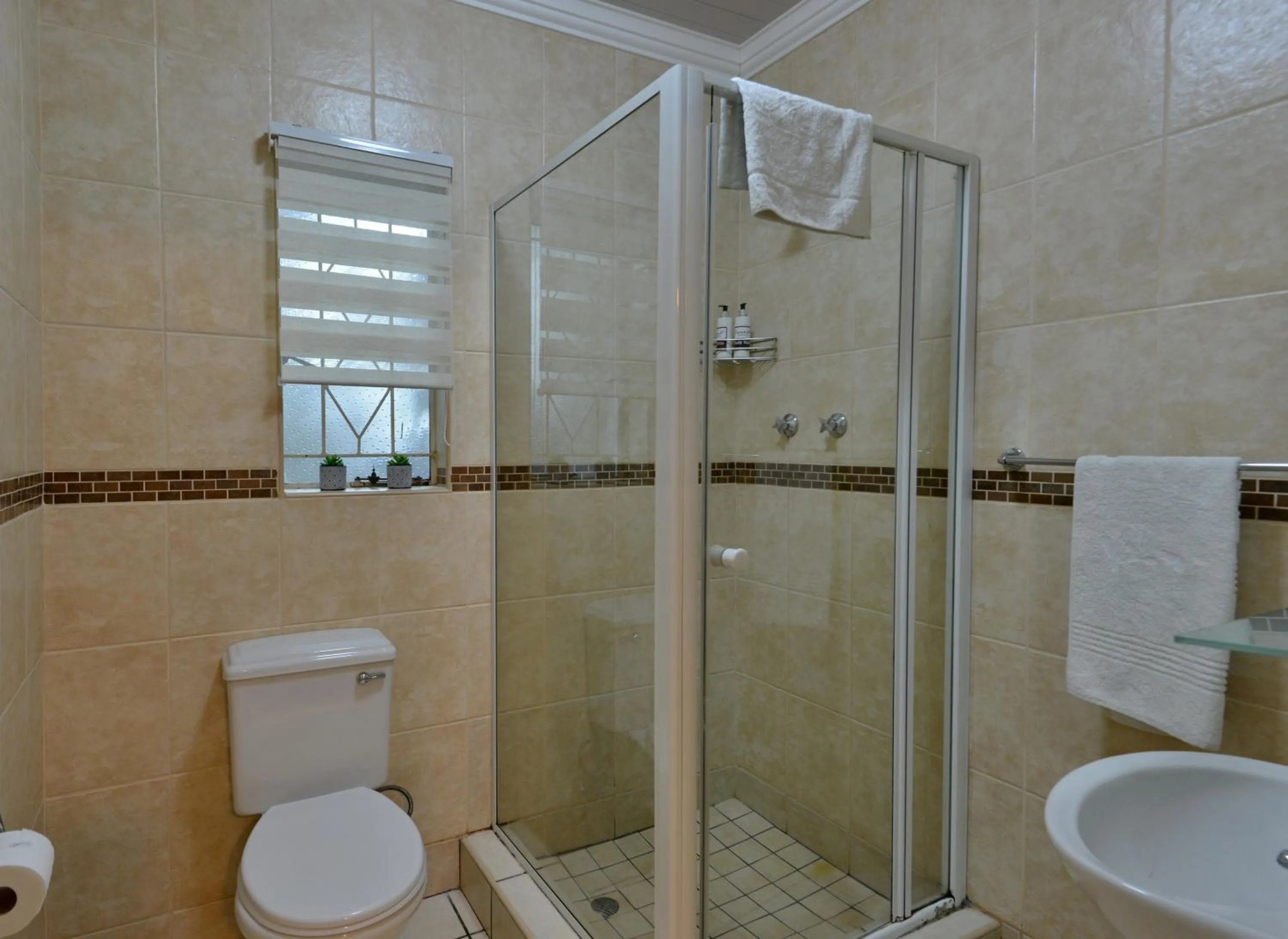 Shower in Sunrock Guesthouse