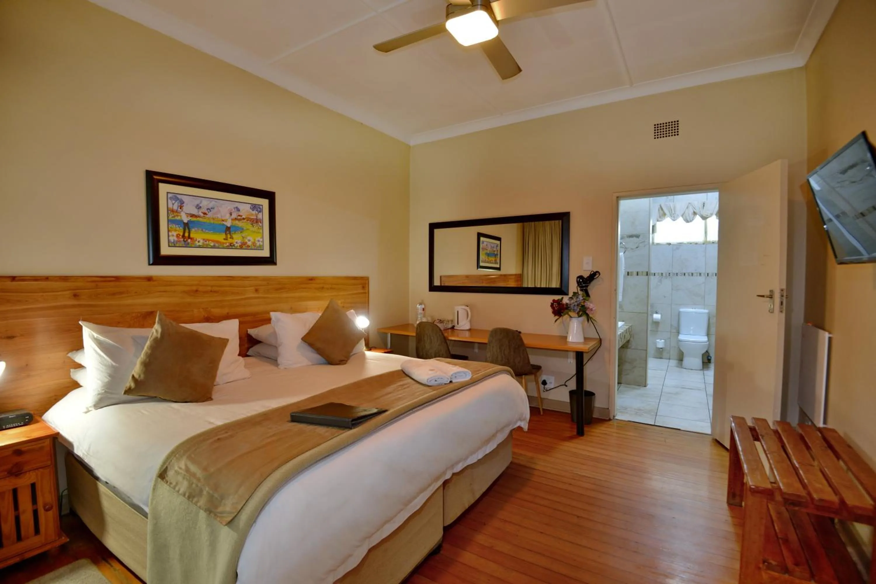 Bedroom, Bed in Sunrock Guesthouse