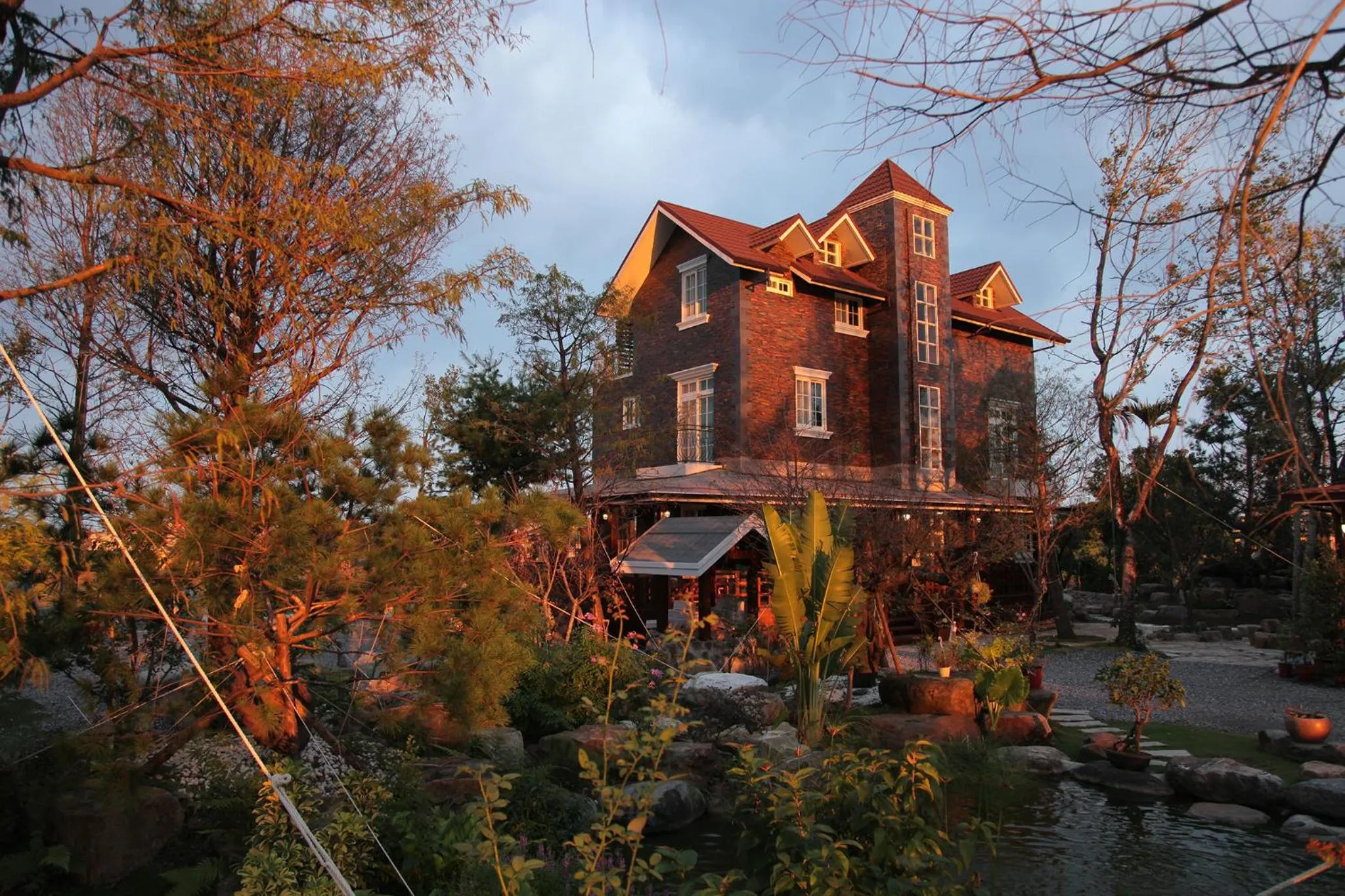 Property building in North Zart