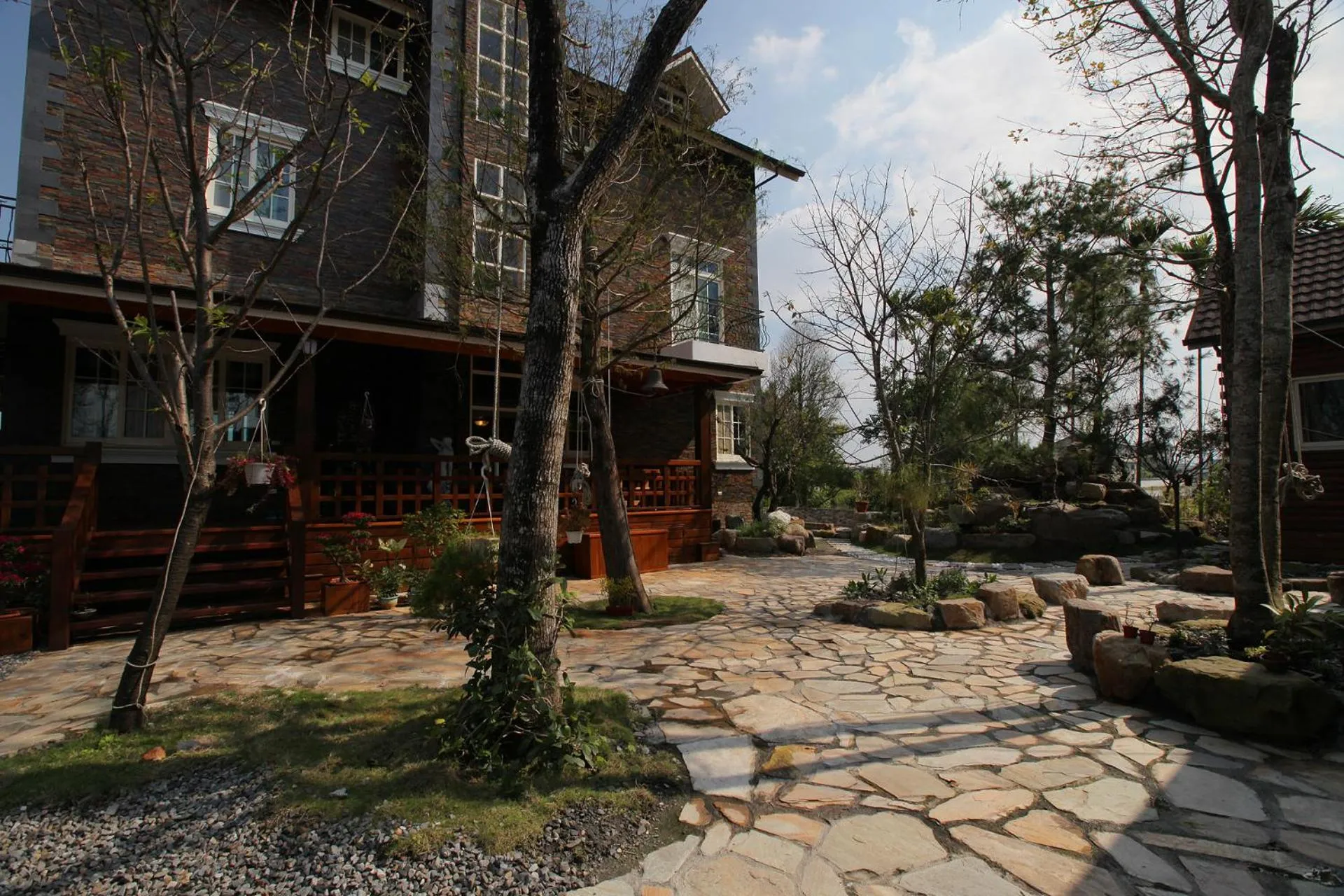 Property building in North Zart