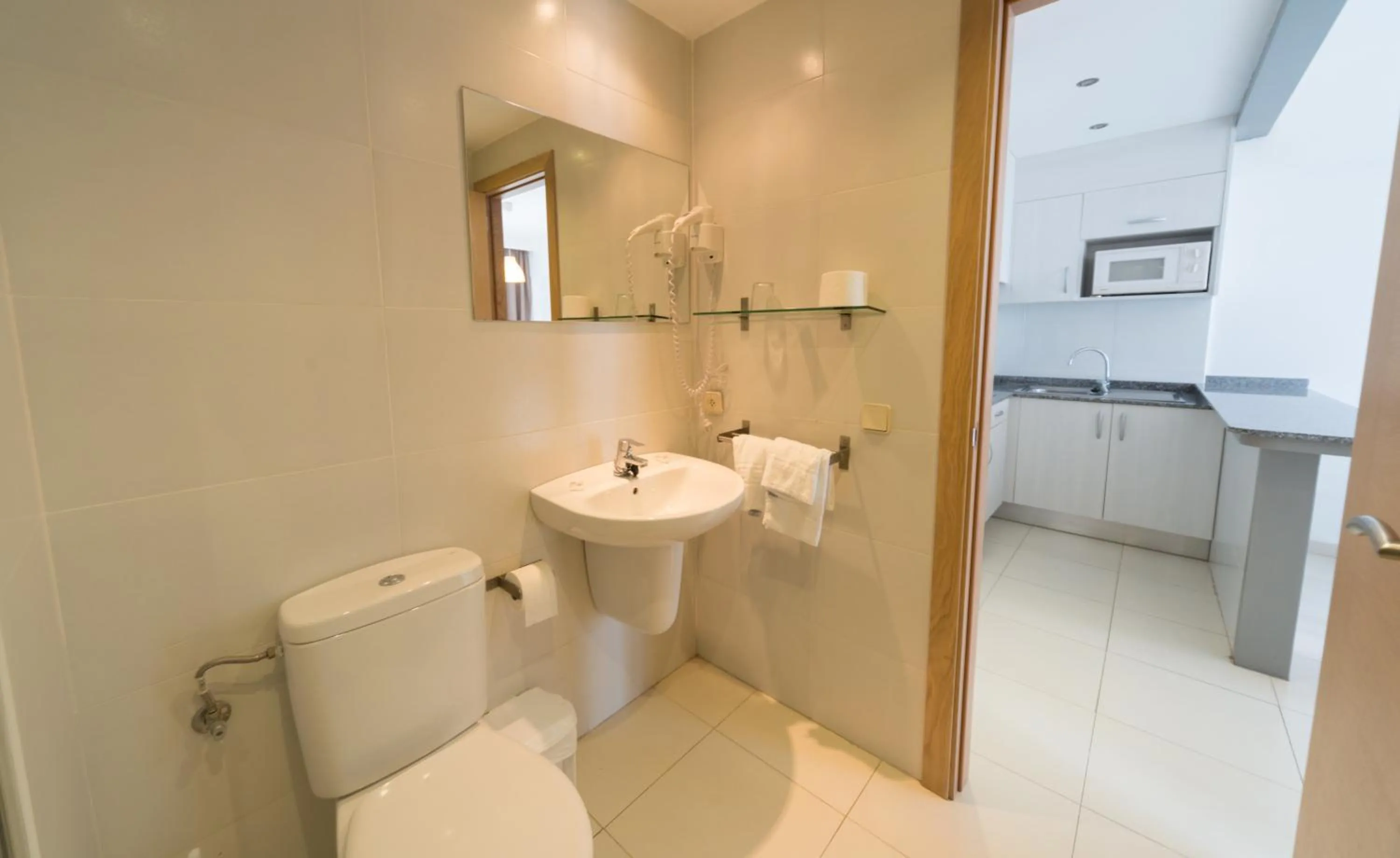 Bathroom in Apartamentos Embat