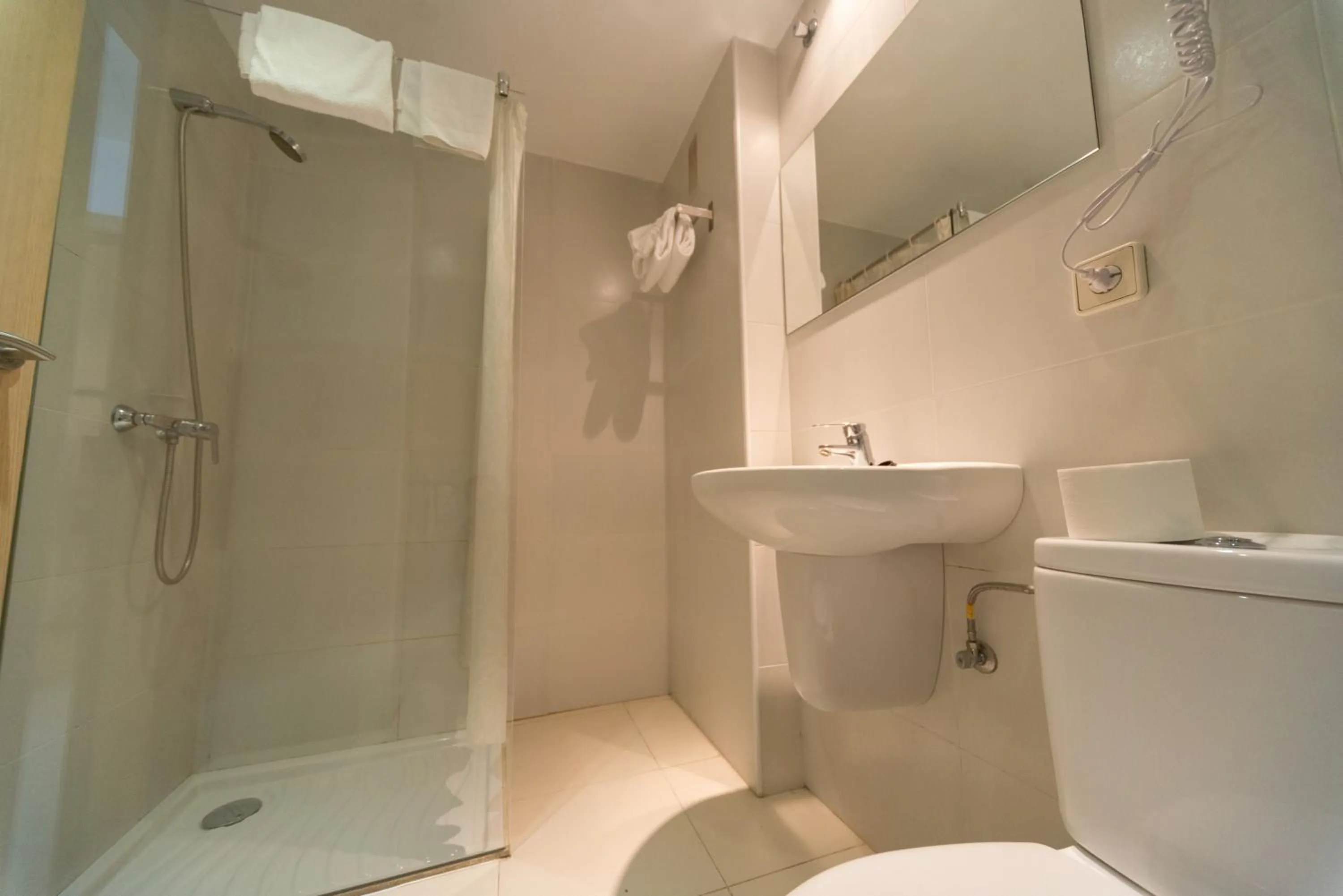 Bathroom in Apartamentos Embat