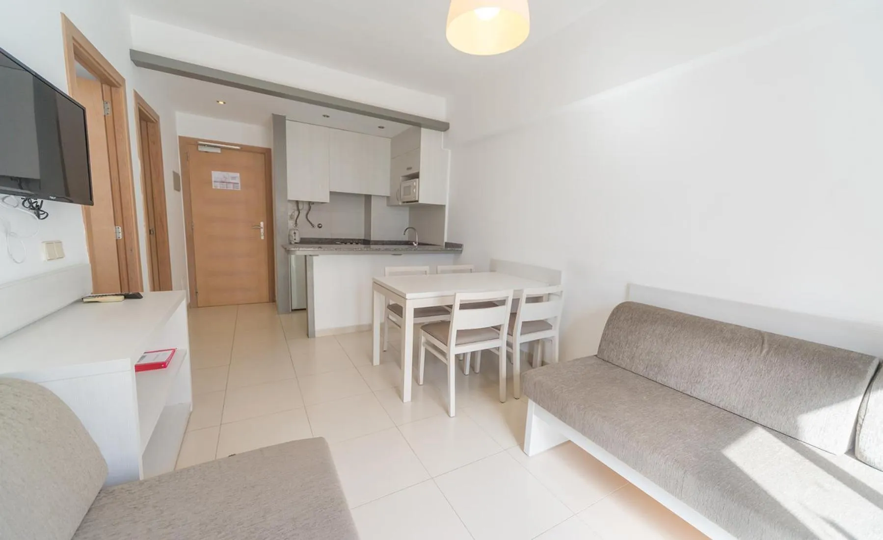 Kitchen or kitchenette in Apartamentos Embat