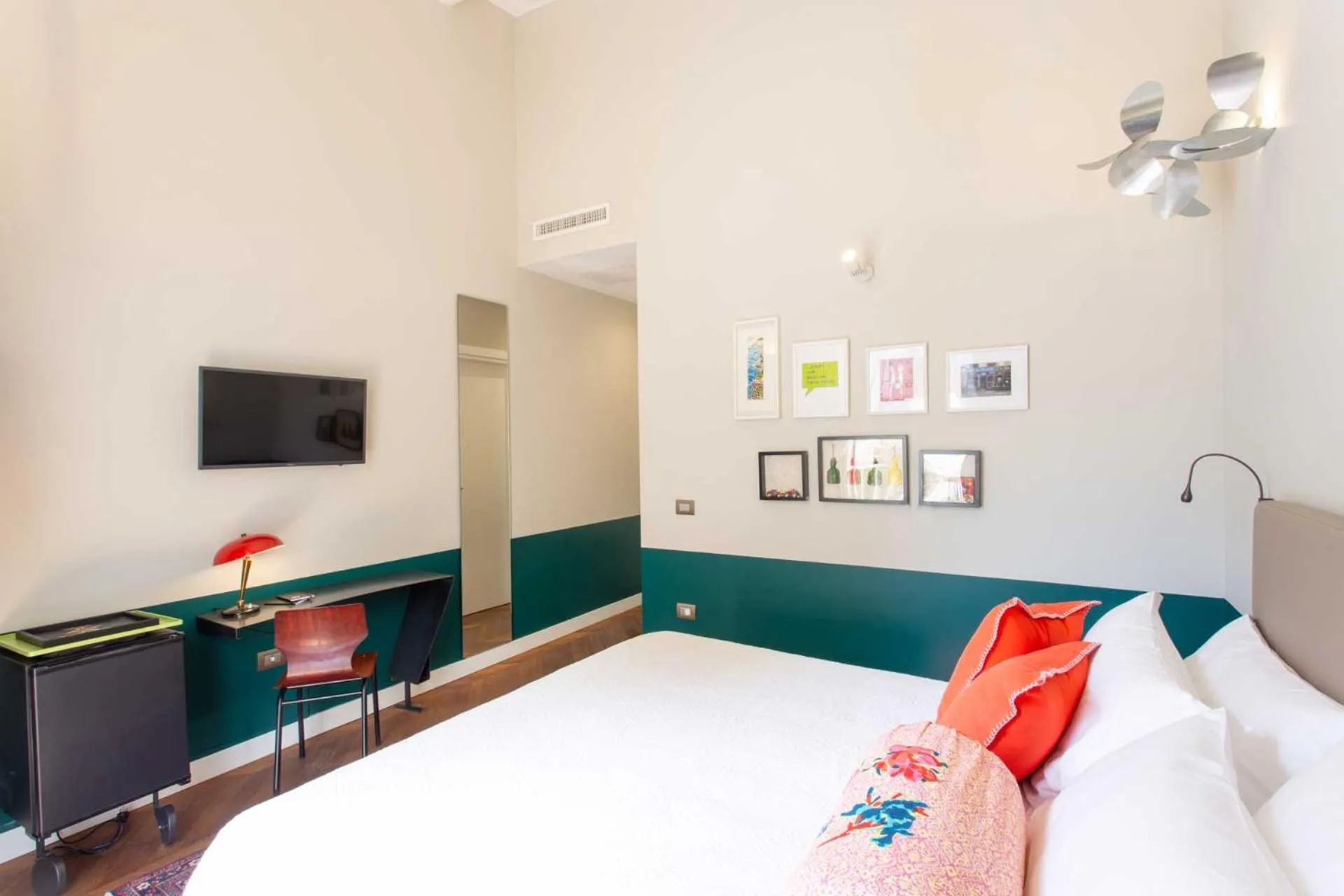 Bedroom, Bed in Accademia 39