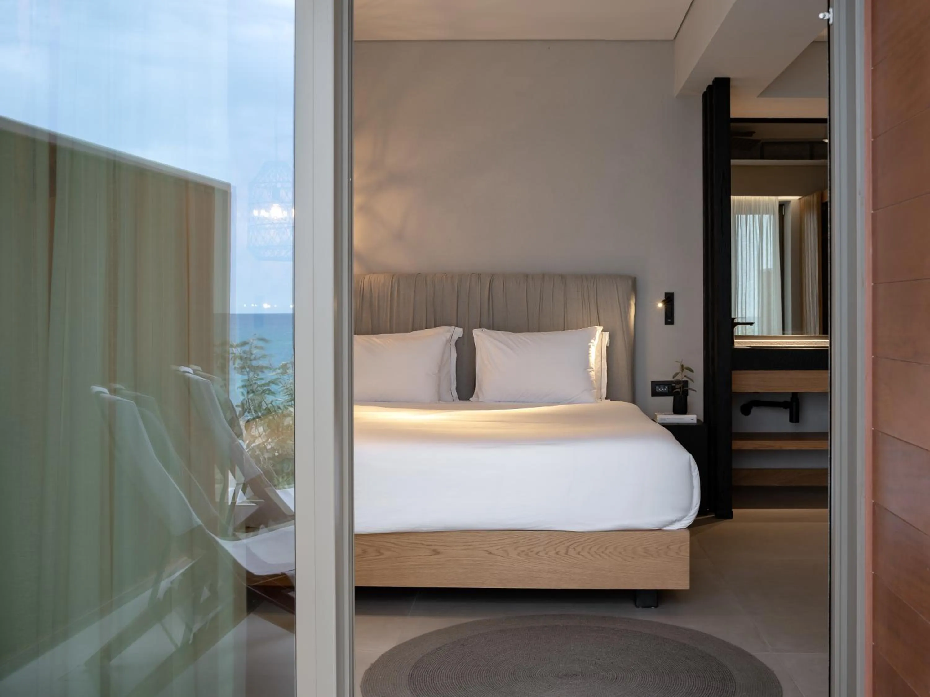 Ikones Seafront Luxury Suites