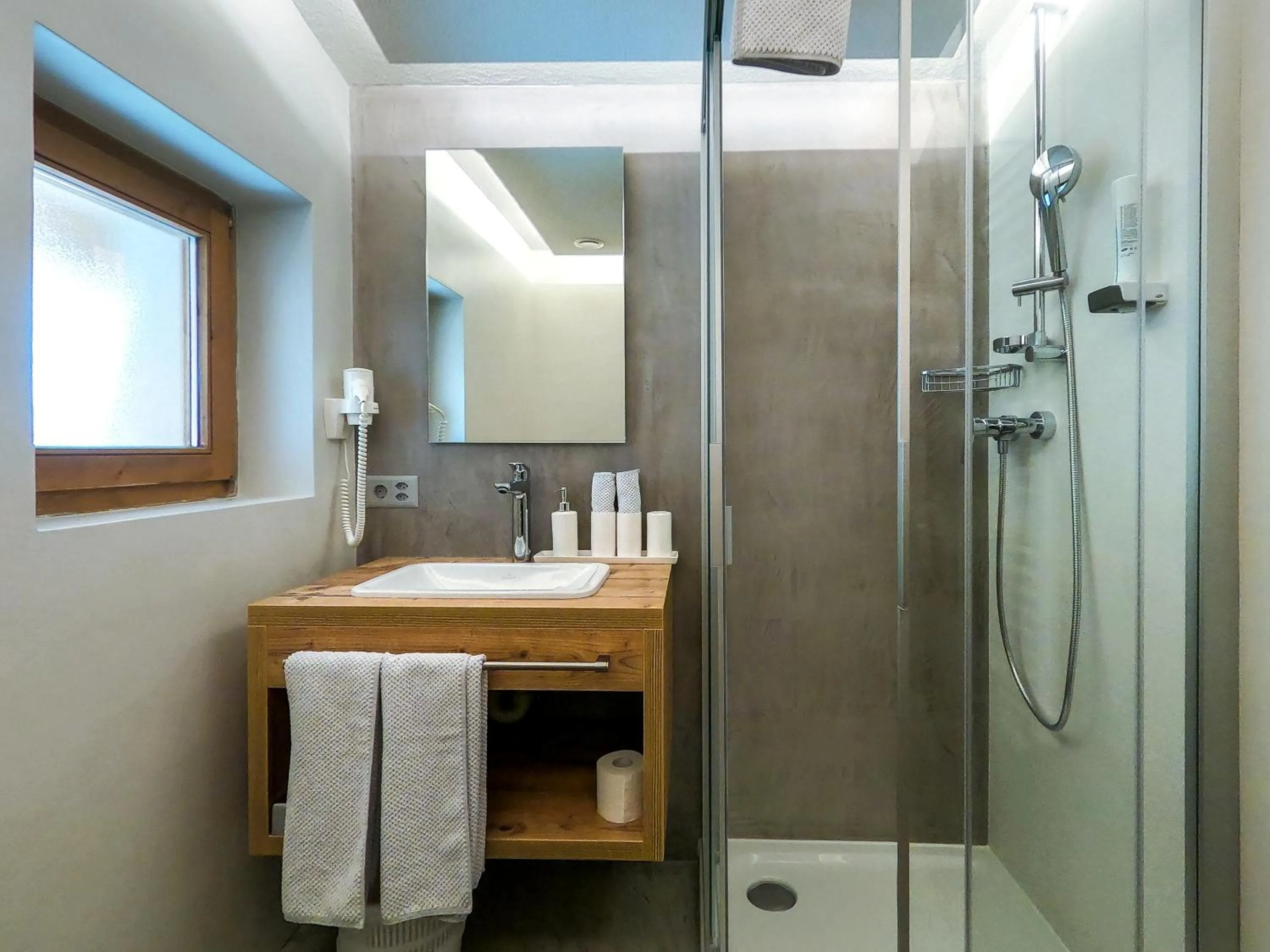 Bathroom in Sonnenhotel Soldanella Sonneck