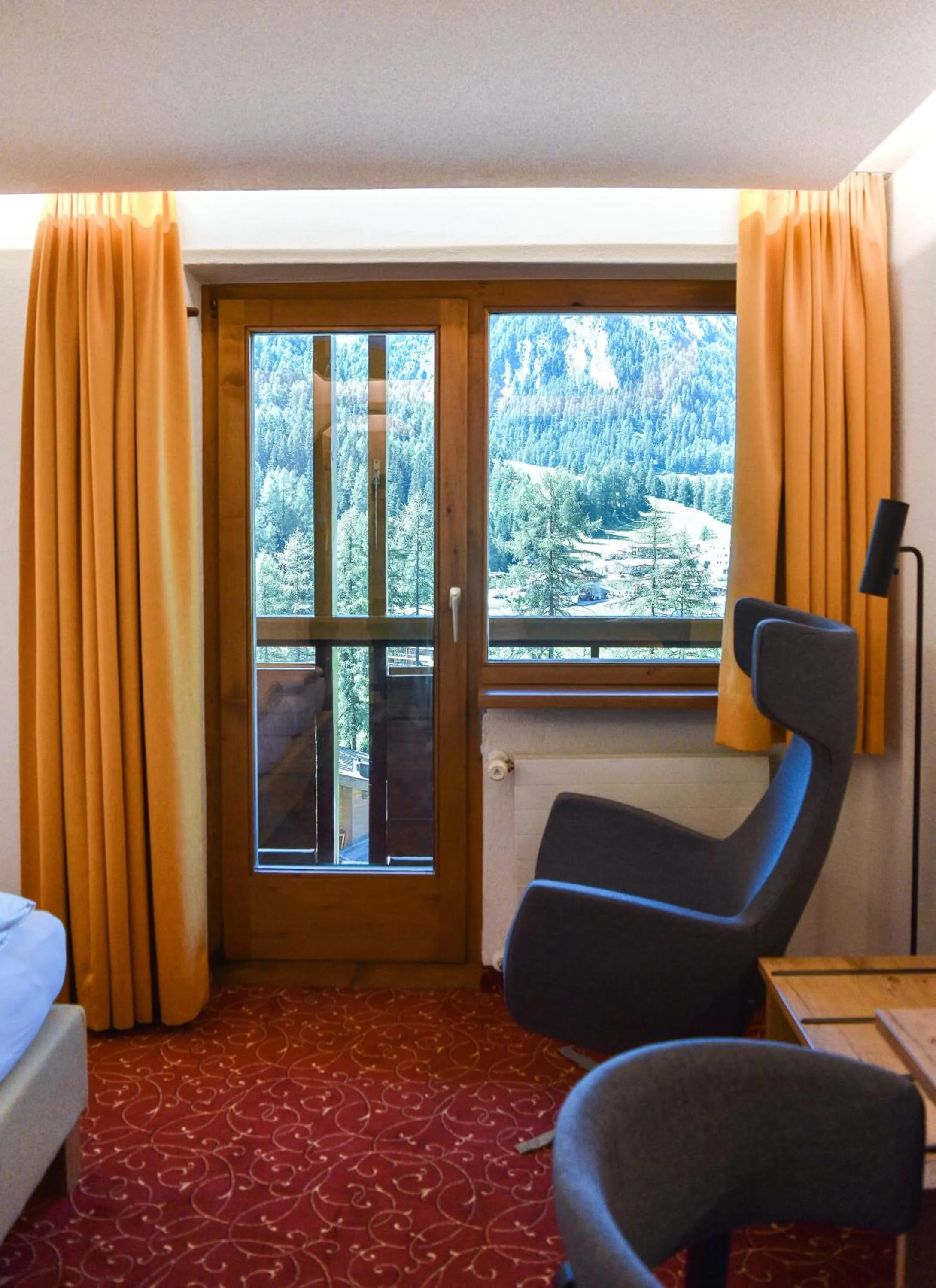 Photo of the whole room, Bed in Sonnenhotel Soldanella Sonneck