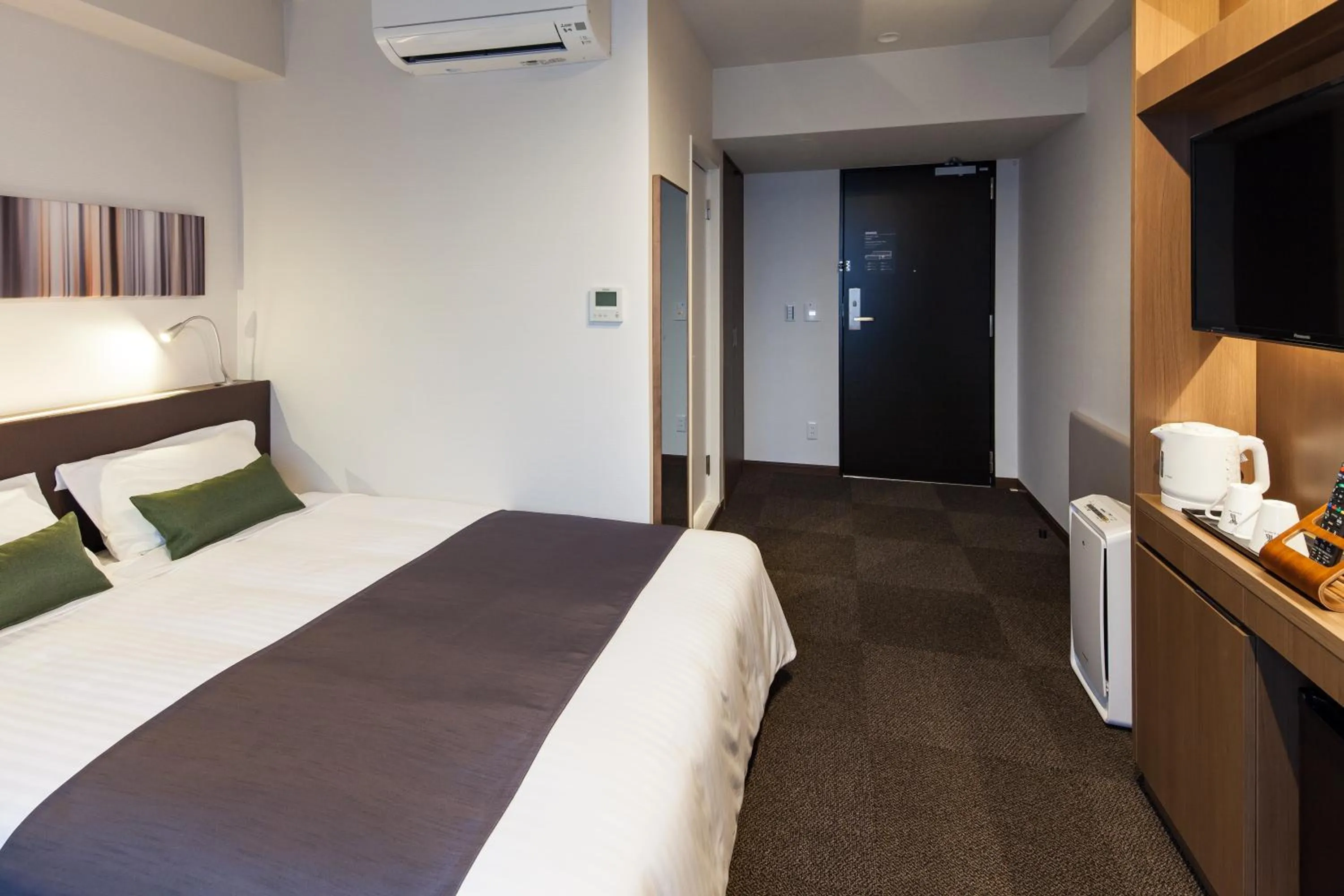 Bedroom, Bed in Y's HOTEL Hanshin Amagasaki Ekimae