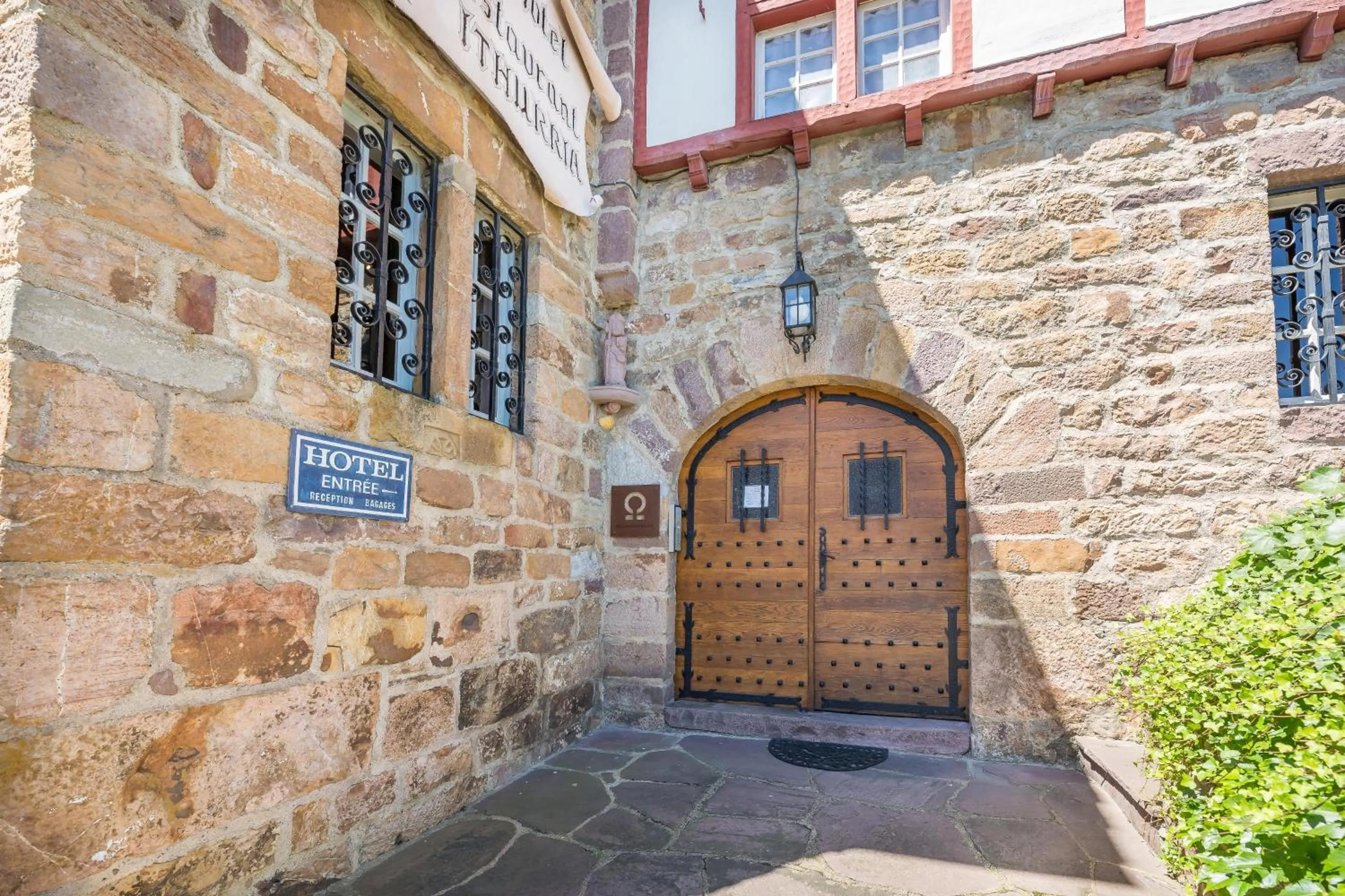 Facade/entrance in Hôtel Ithurria - Teritoria