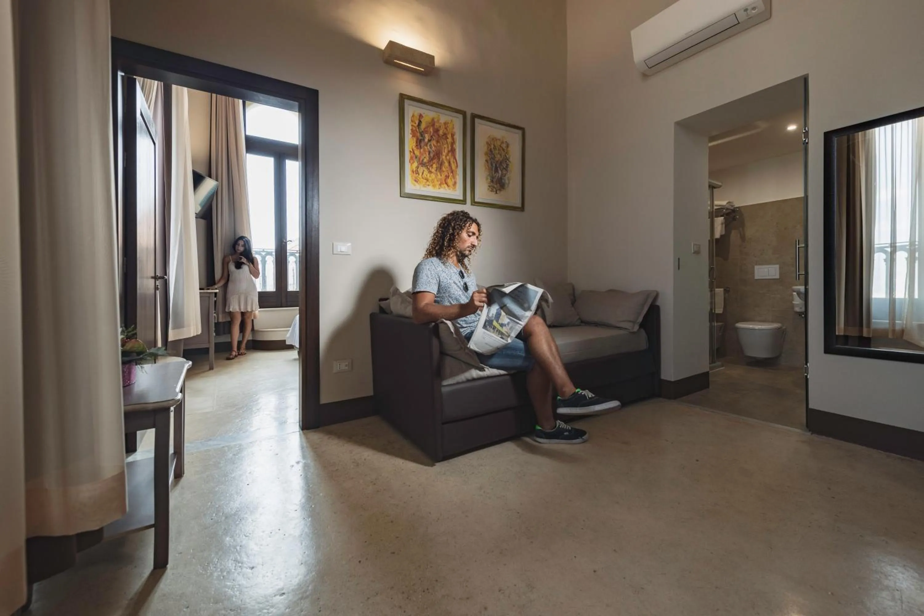 People in Suite Porta Terra