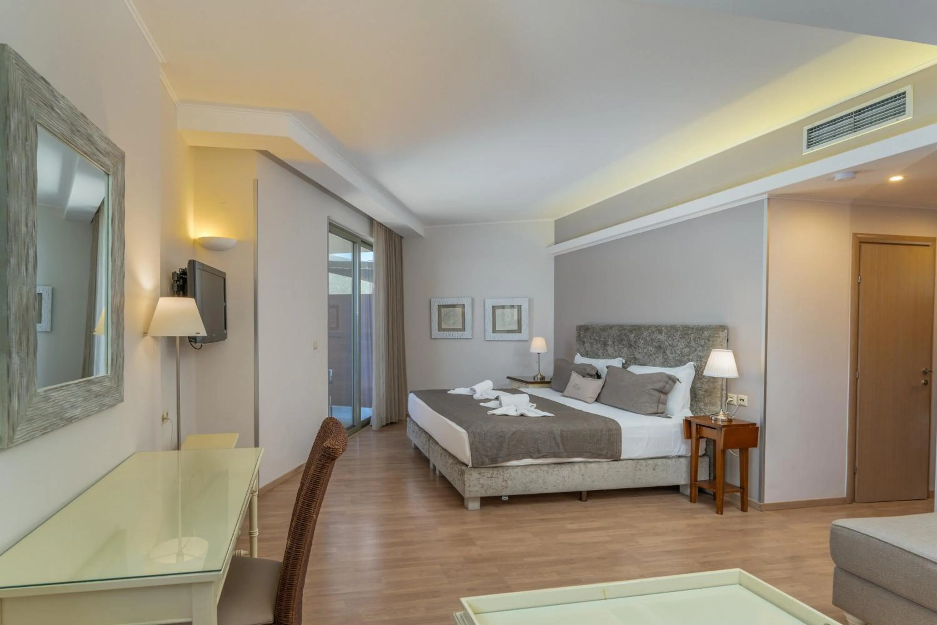 Bed in San Nicolas Resort Hotel