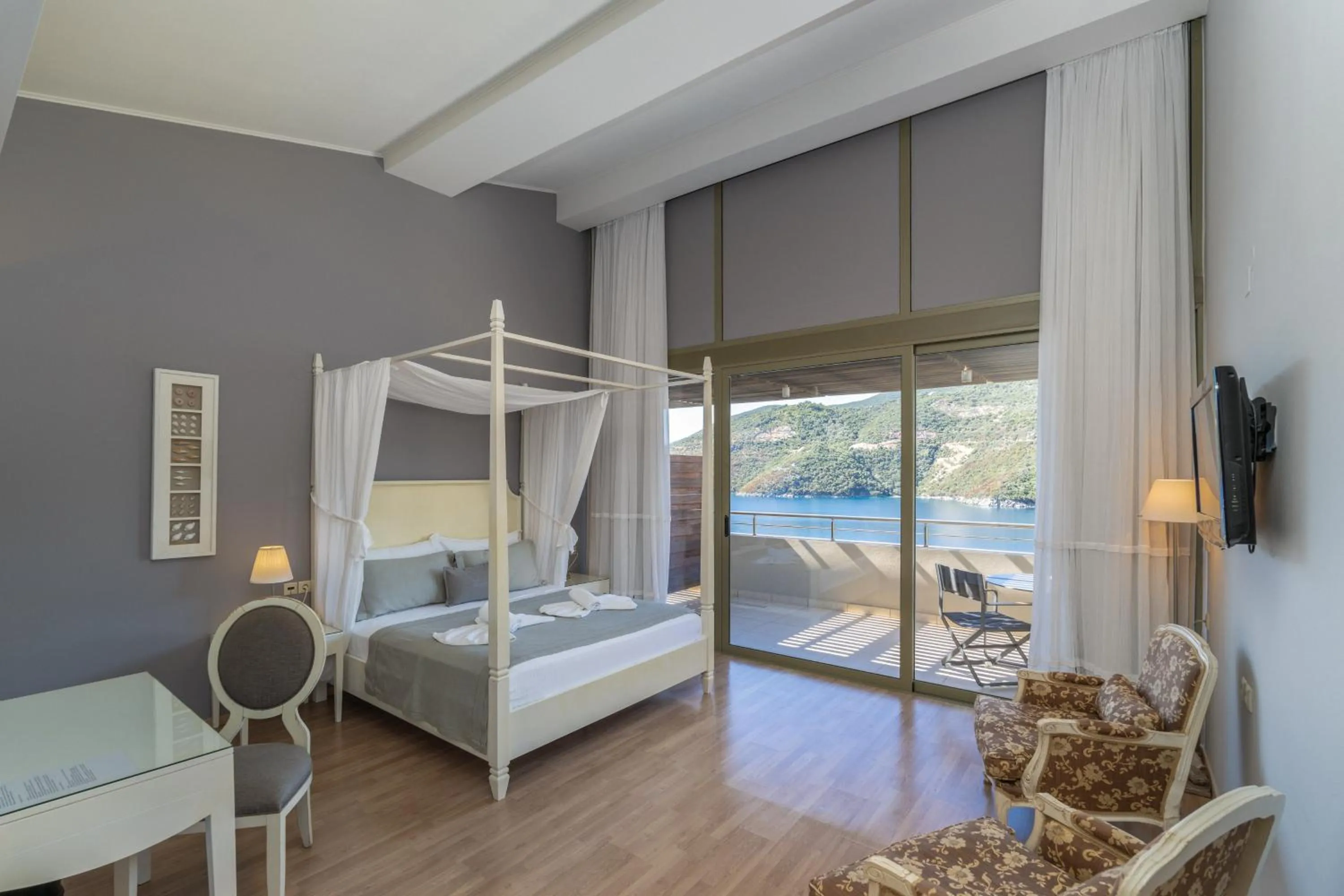 Bed in San Nicolas Resort Hotel