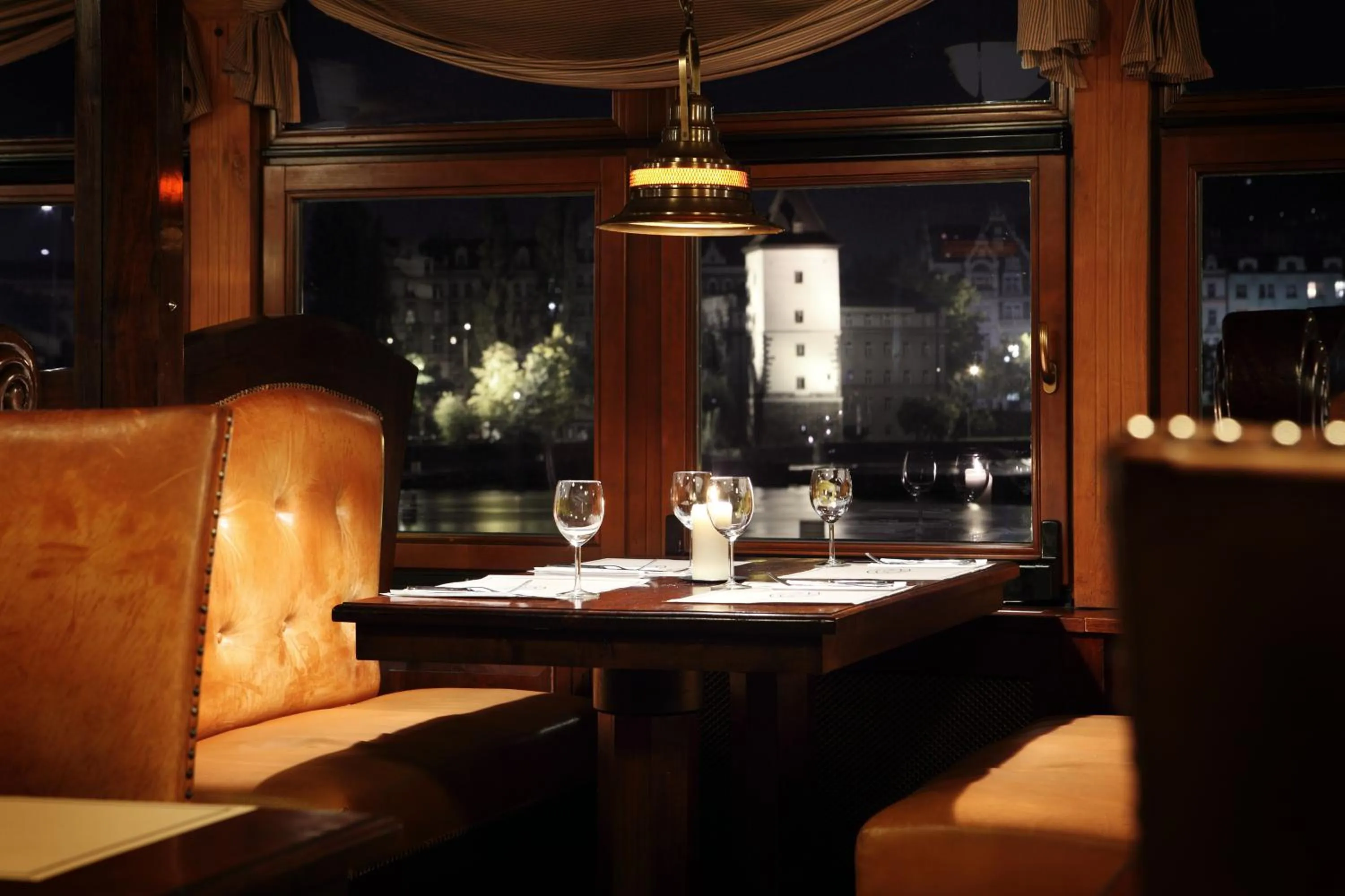 Restaurant/places to eat in Boat Hotel Matylda