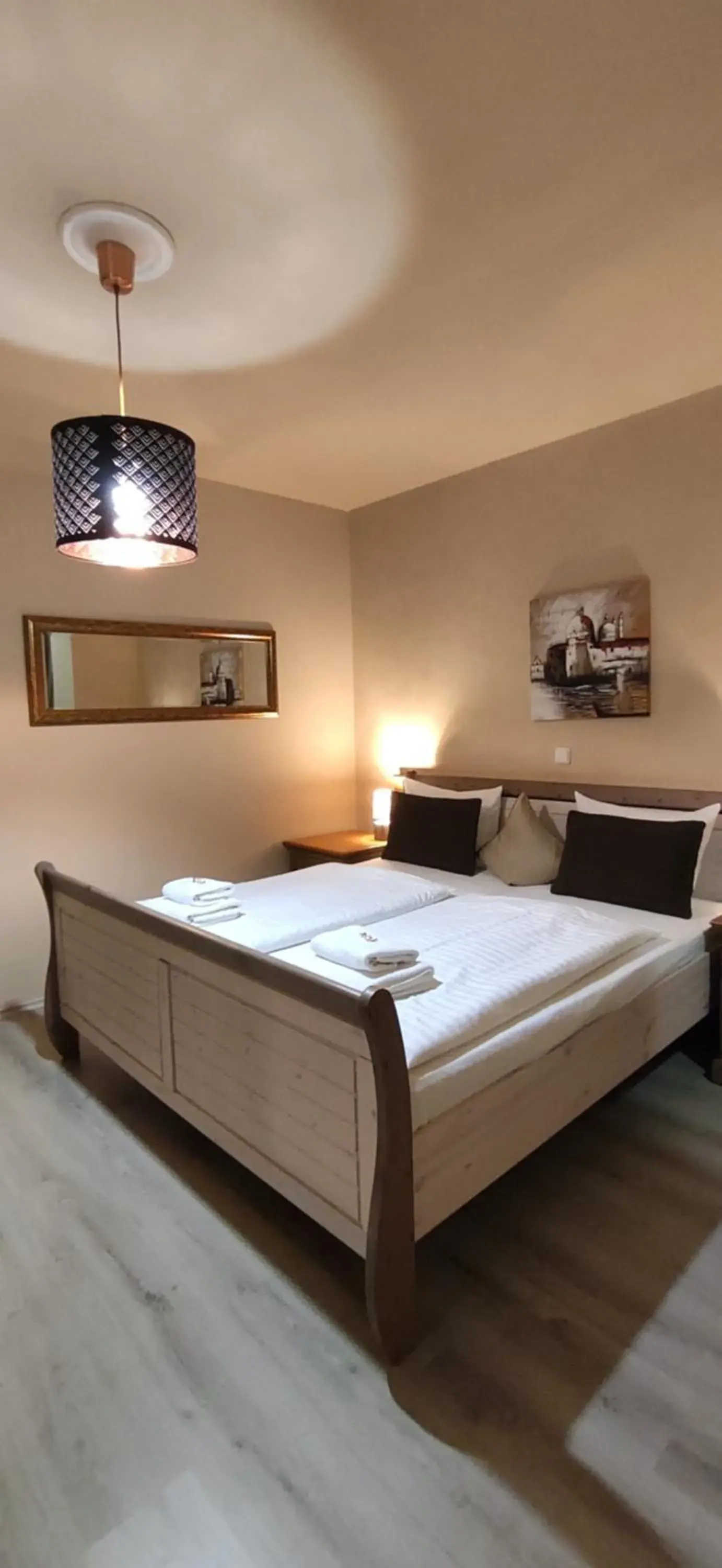 Bed in Augustus et Otto Hotel Bed in Augustus et Otto Hotel