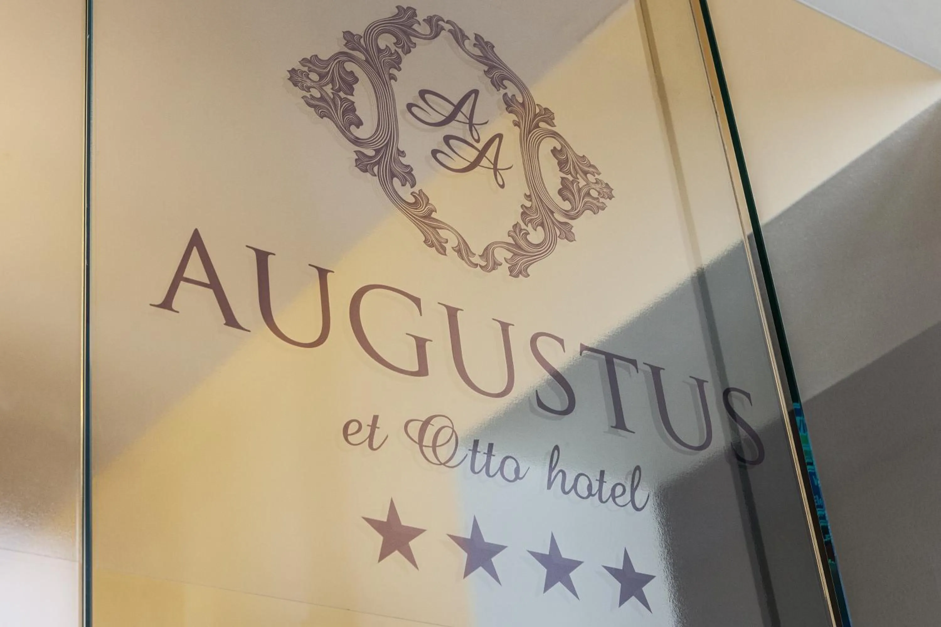 Logo/Certificate/Sign in Augustus et Otto Hotel