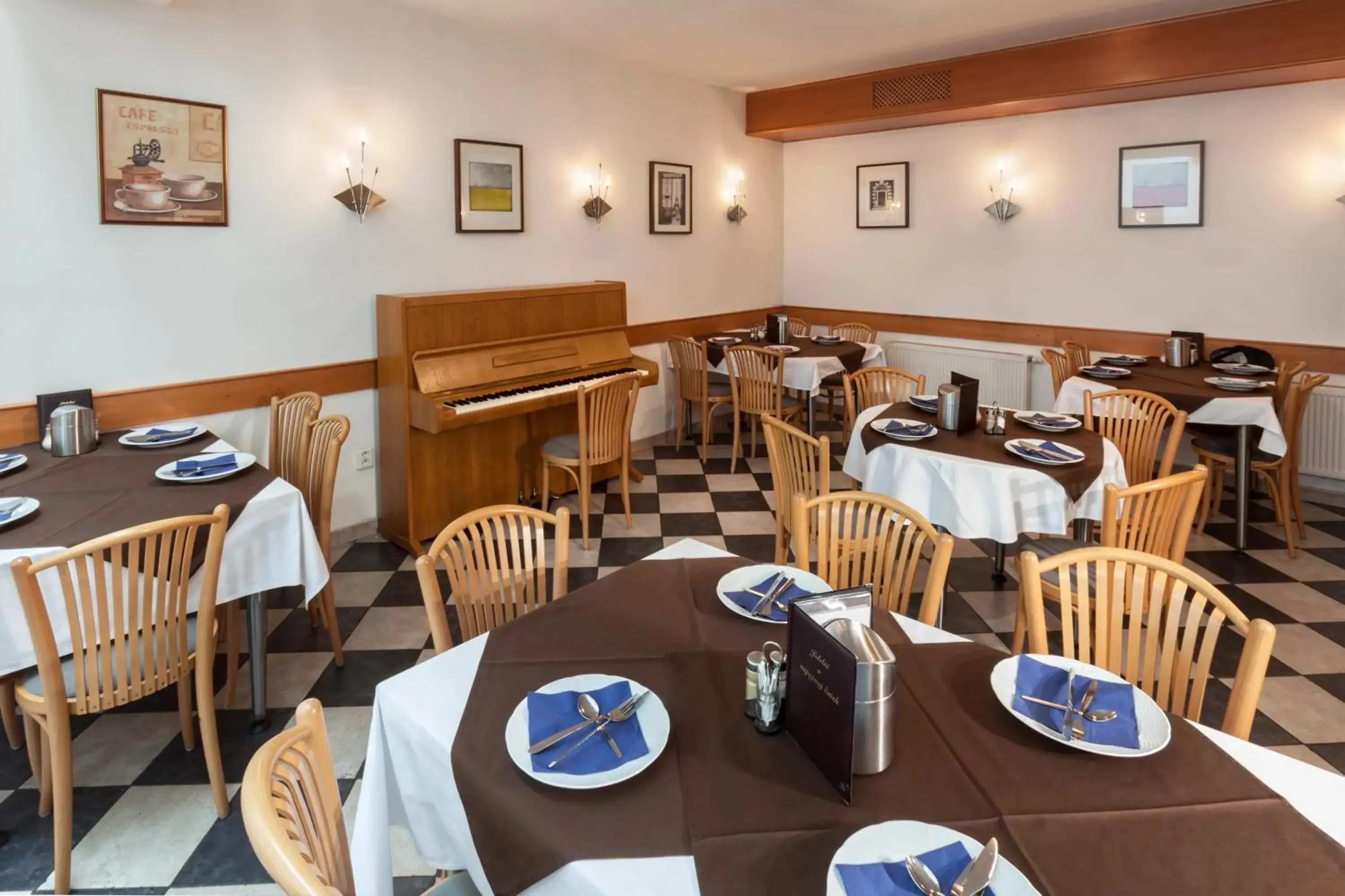 Restaurant/places to eat in Augustus et Otto Hotel Restaurant/places to eat in Augustus et Otto Hotel