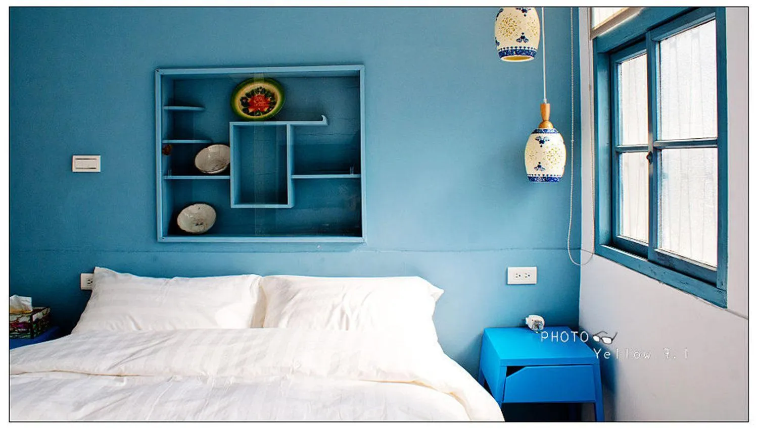 Photo of the whole room, Bed in Chung Fu Inn