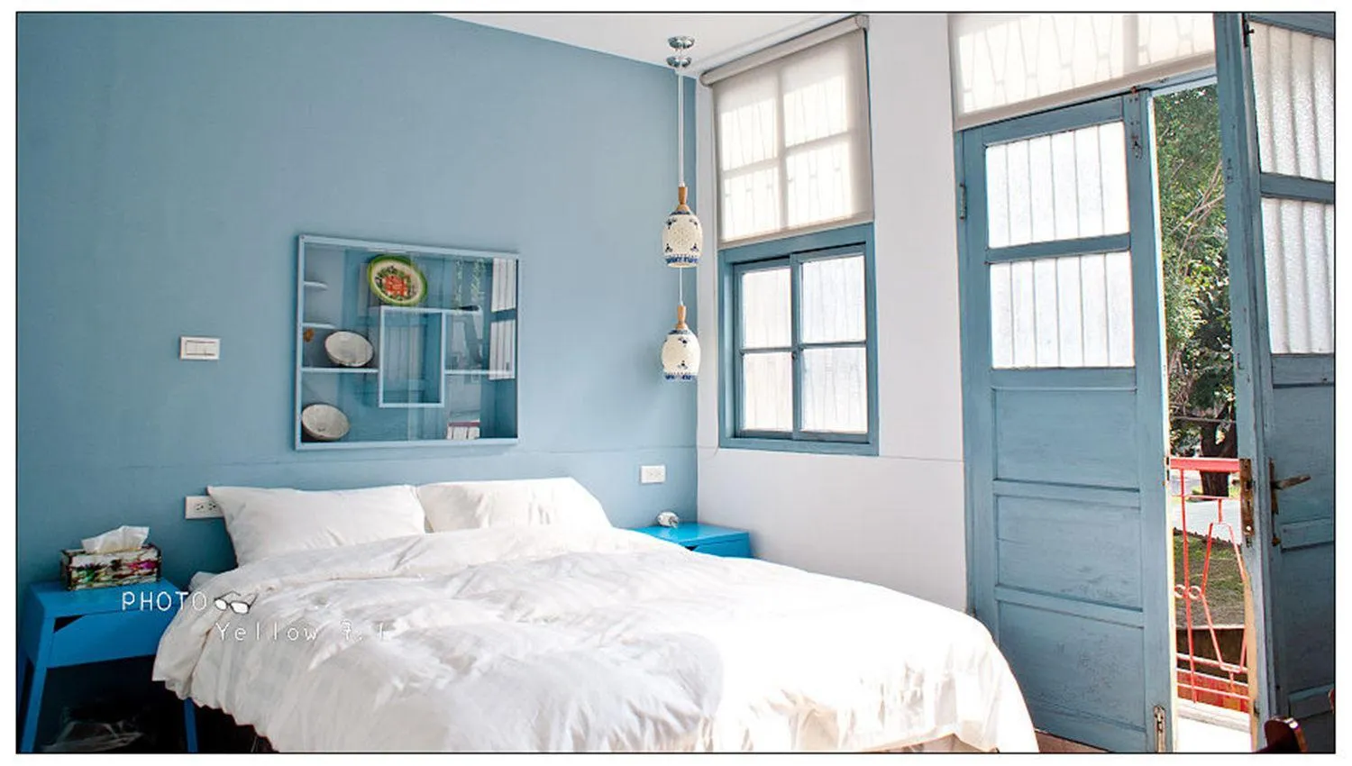 Photo of the whole room, Bed in Chung Fu Inn