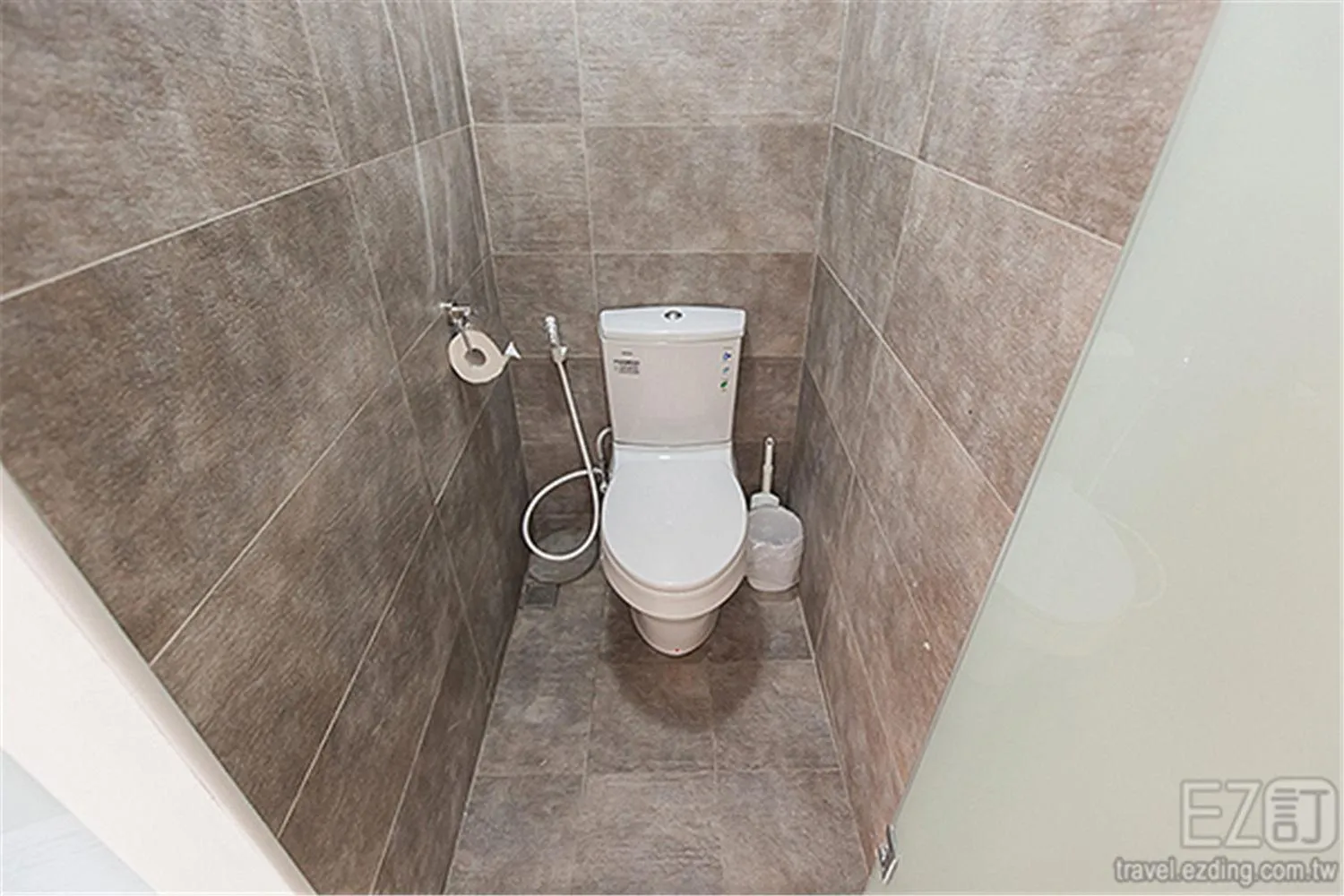 Toilet in Chung Fu Inn