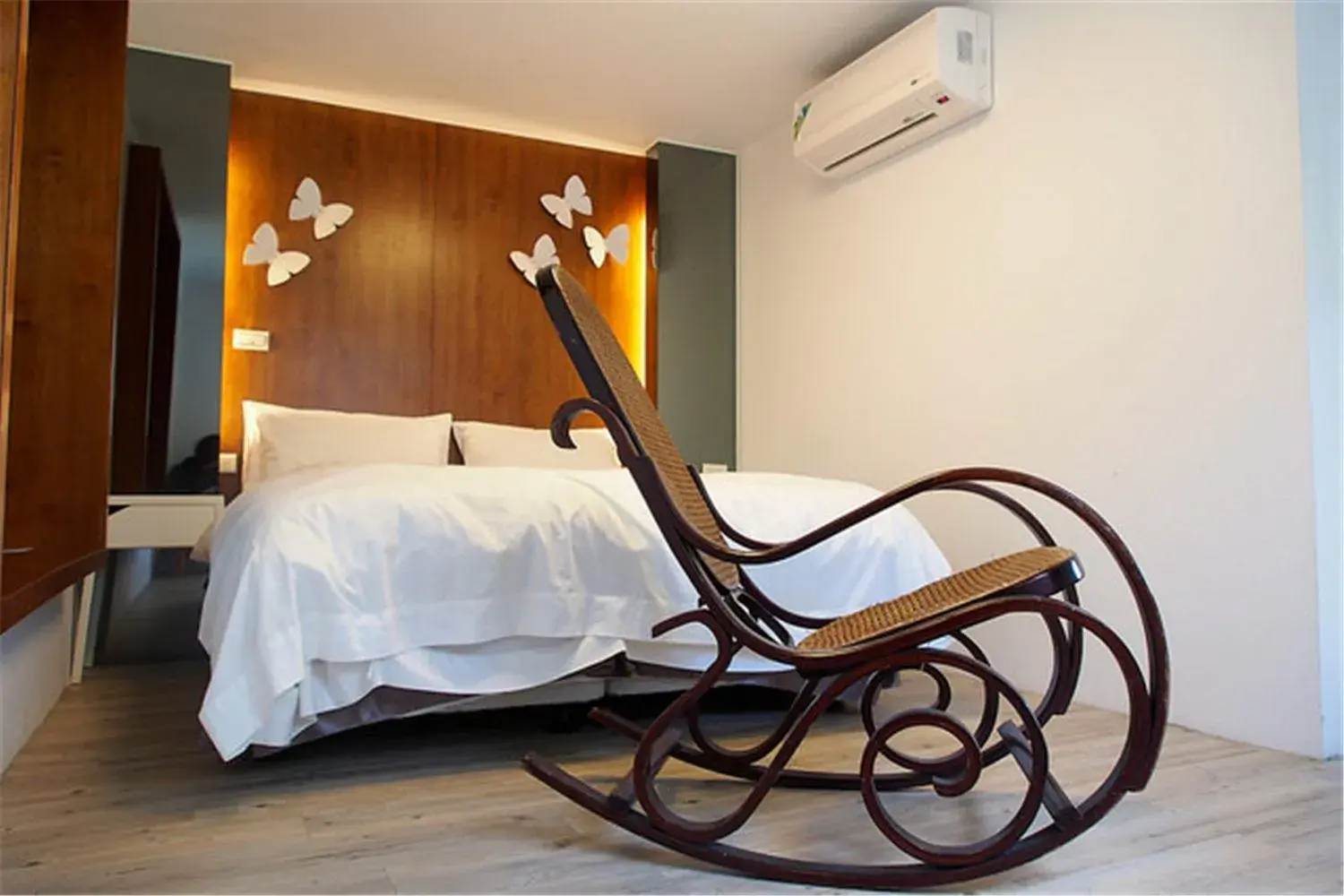 Bed in Chung Fu Inn Bed in Chung Fu Inn