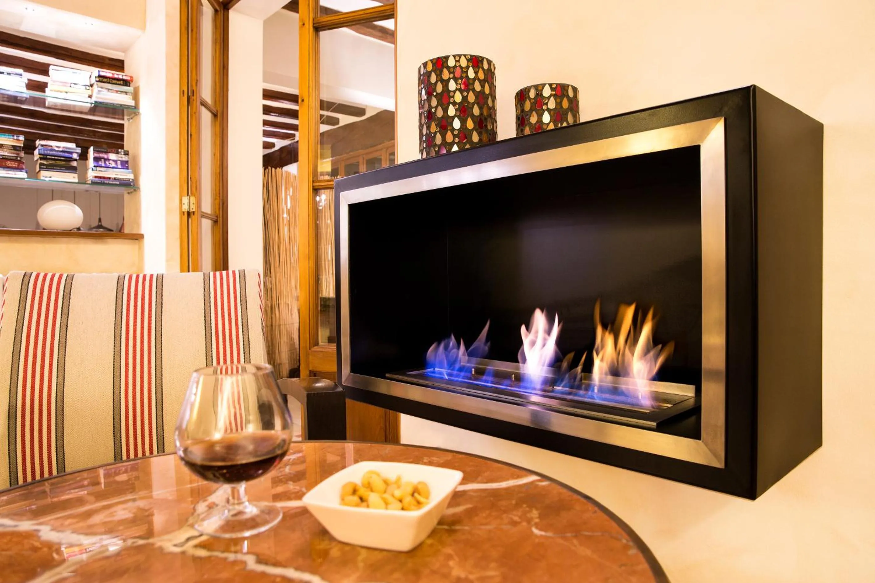 Communal lounge/ TV room in Hotel y Apartamentos DES PUIG