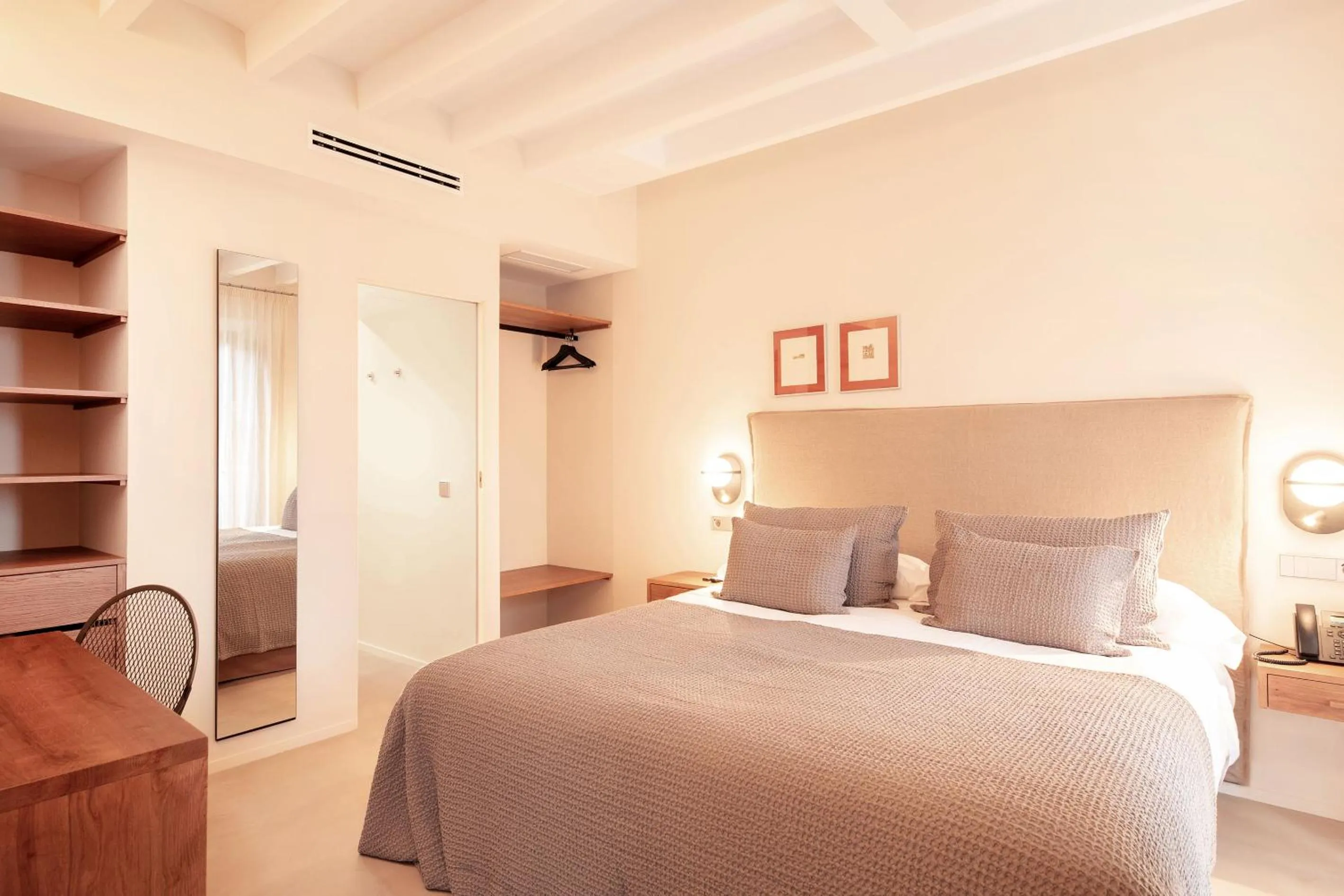 Bedroom, Bed in Hotel y Apartamentos DES PUIG