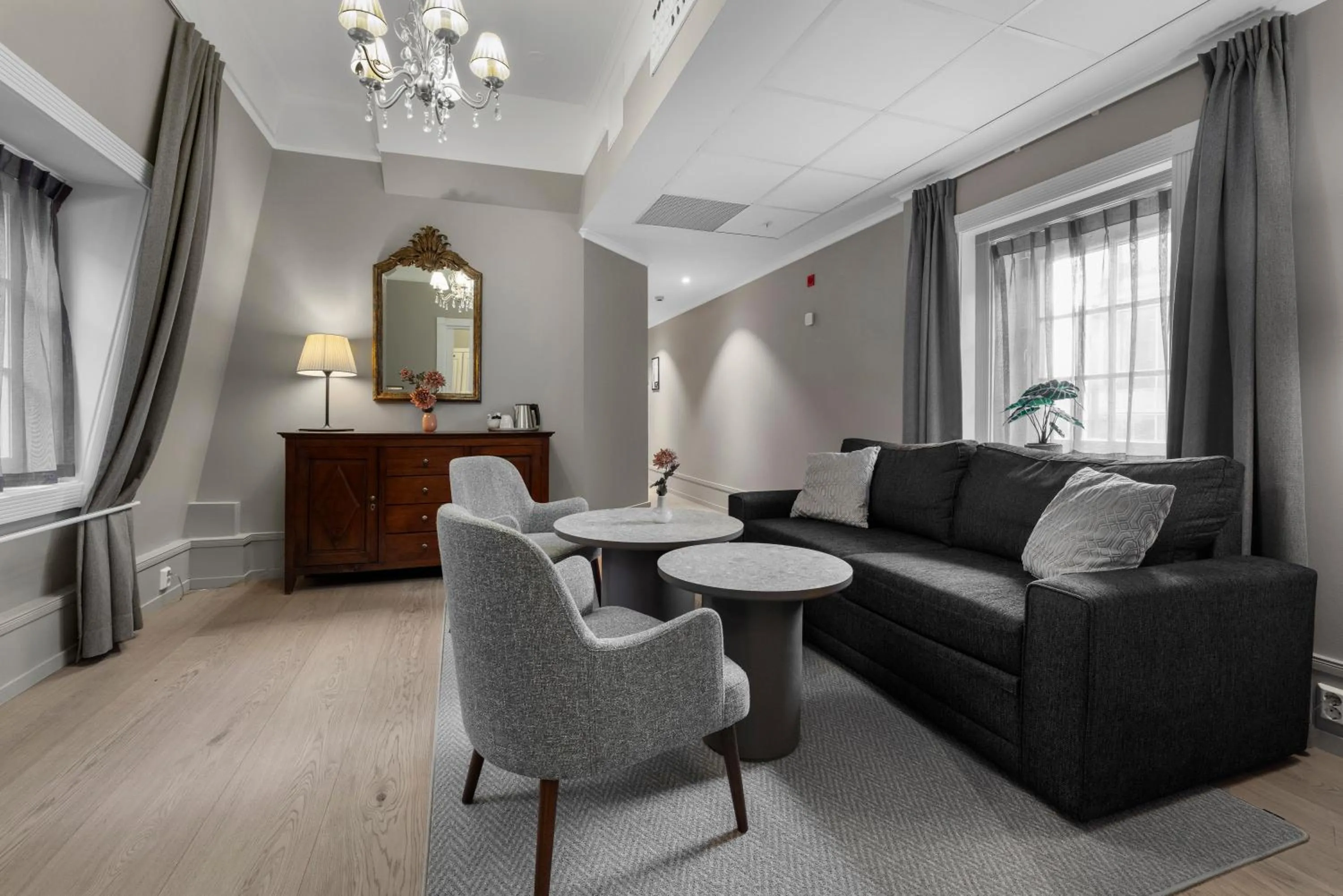 Seating area in Home Hotel Bastion