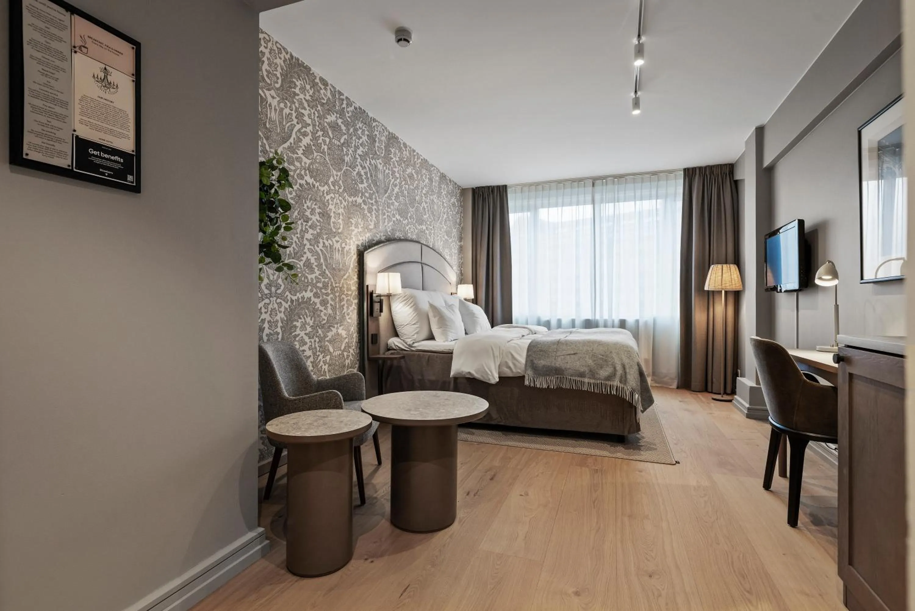 Bedroom, Bed in Home Hotel Bastion