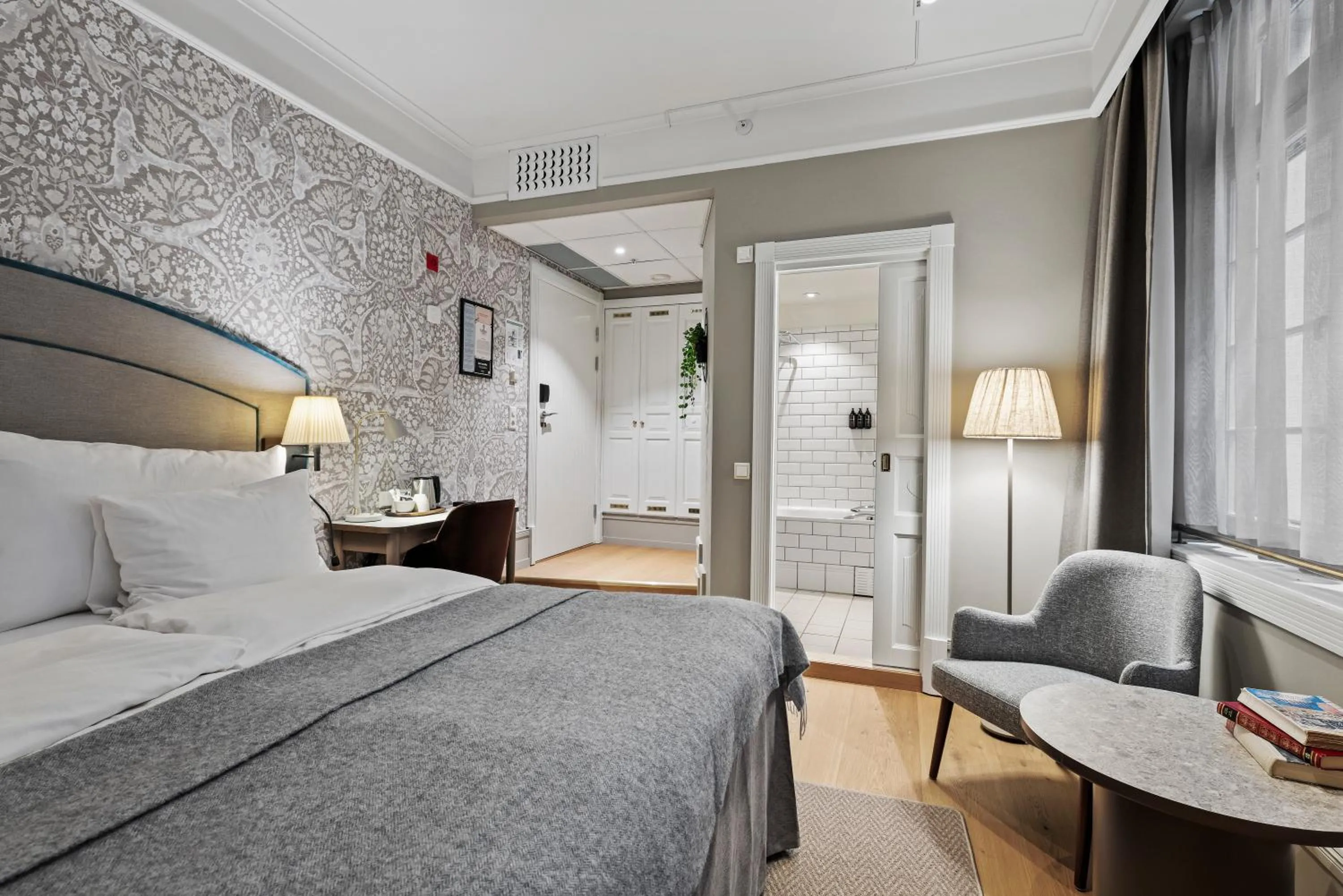 Bedroom, Bed in Home Hotel Bastion