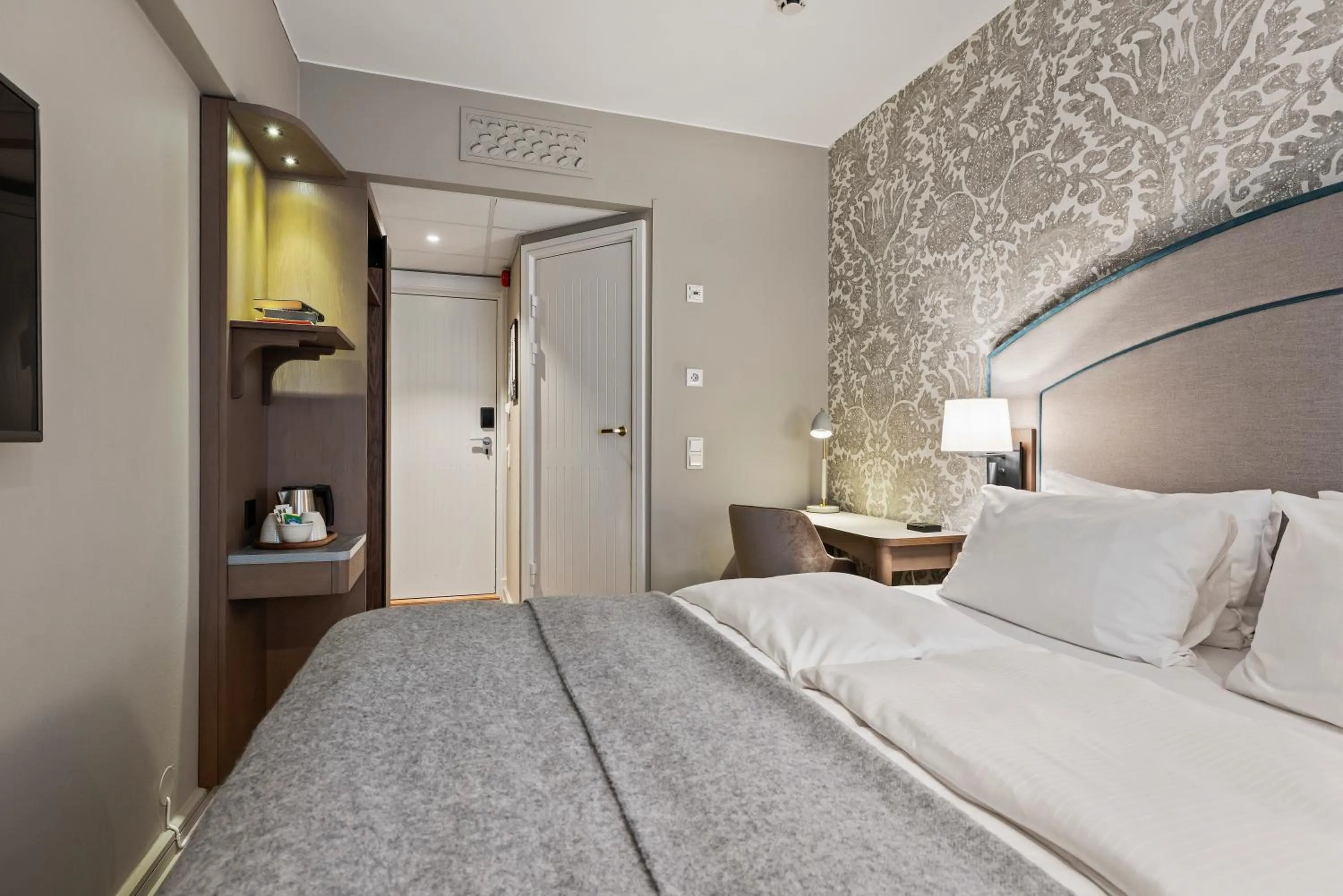 Bedroom, Bed in Home Hotel Bastion