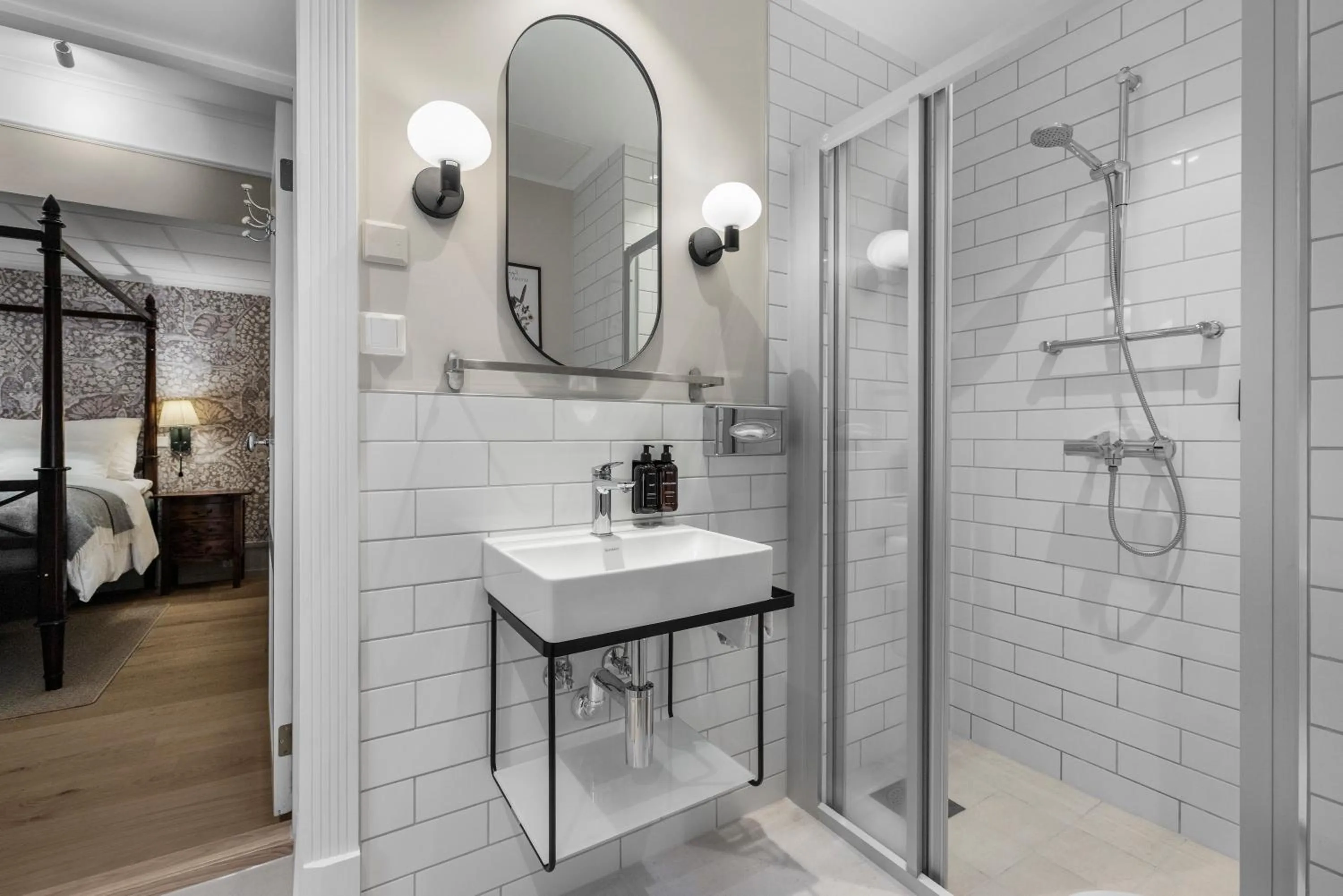 Bathroom in Home Hotel Bastion