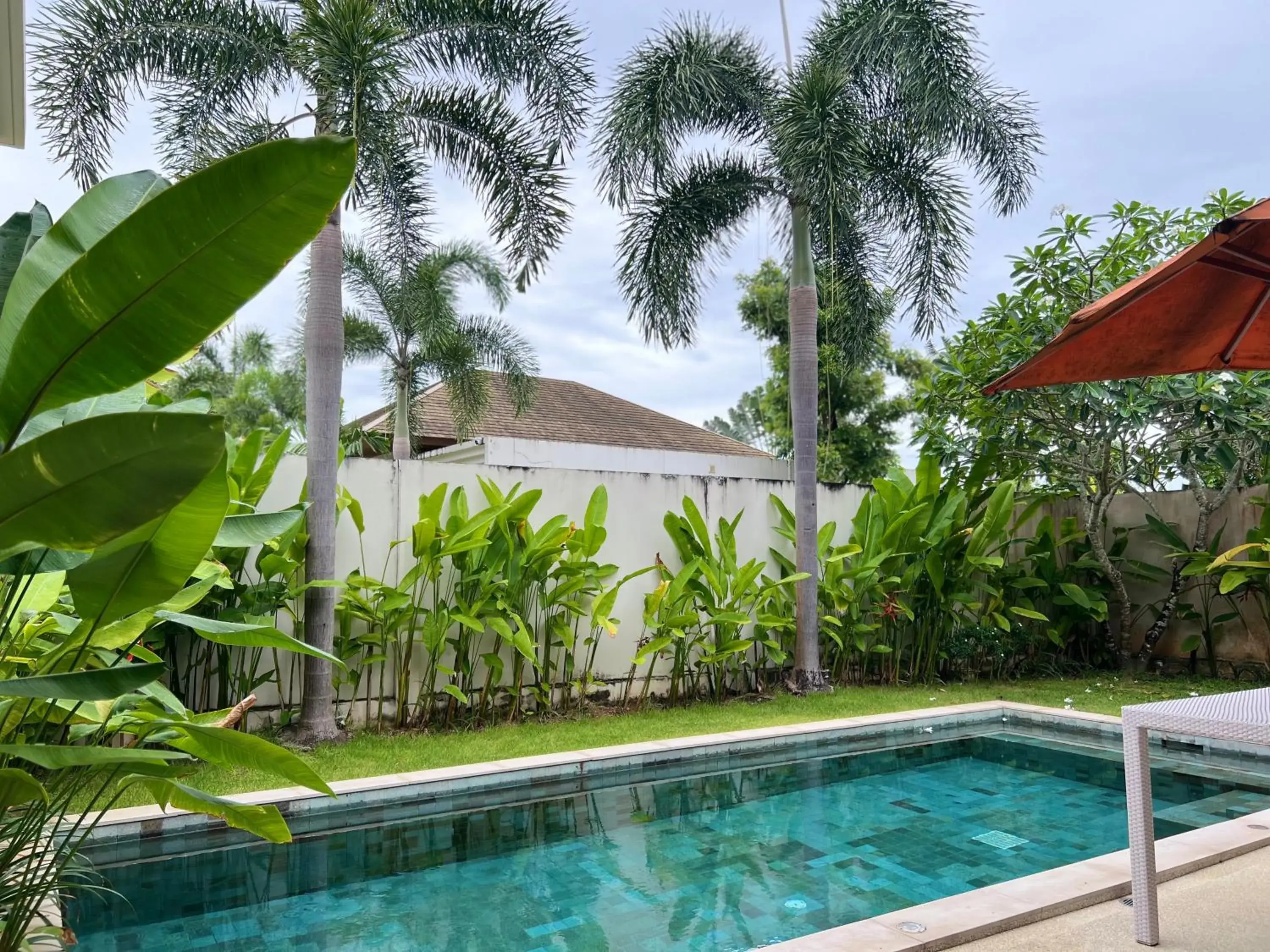 Garden in Trichada Villas by RESAVA Garden in Trichada Villas by RESAVA