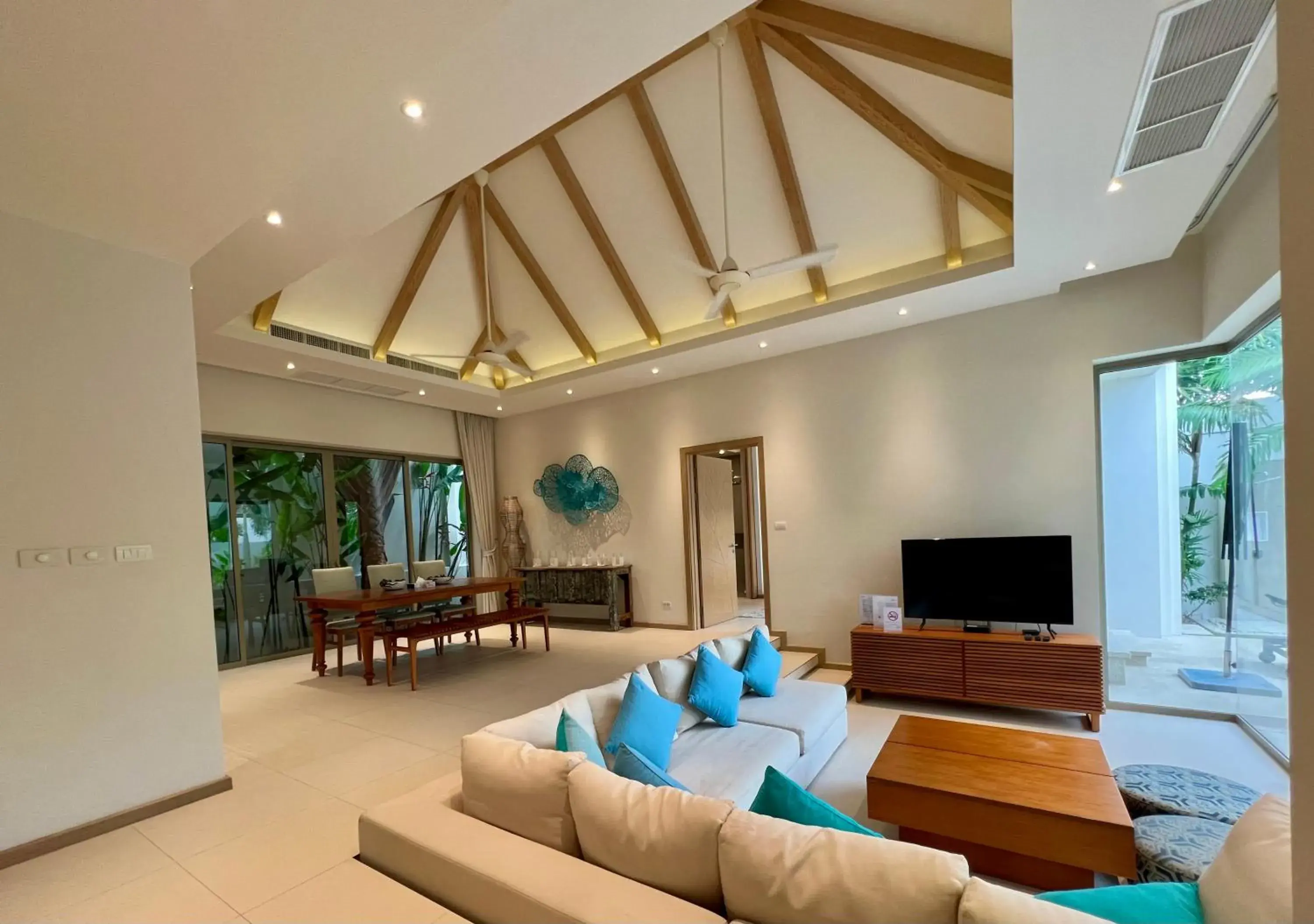 Living room in Trichada Villas by RESAVA Living room in Trichada Villas by RESAVA