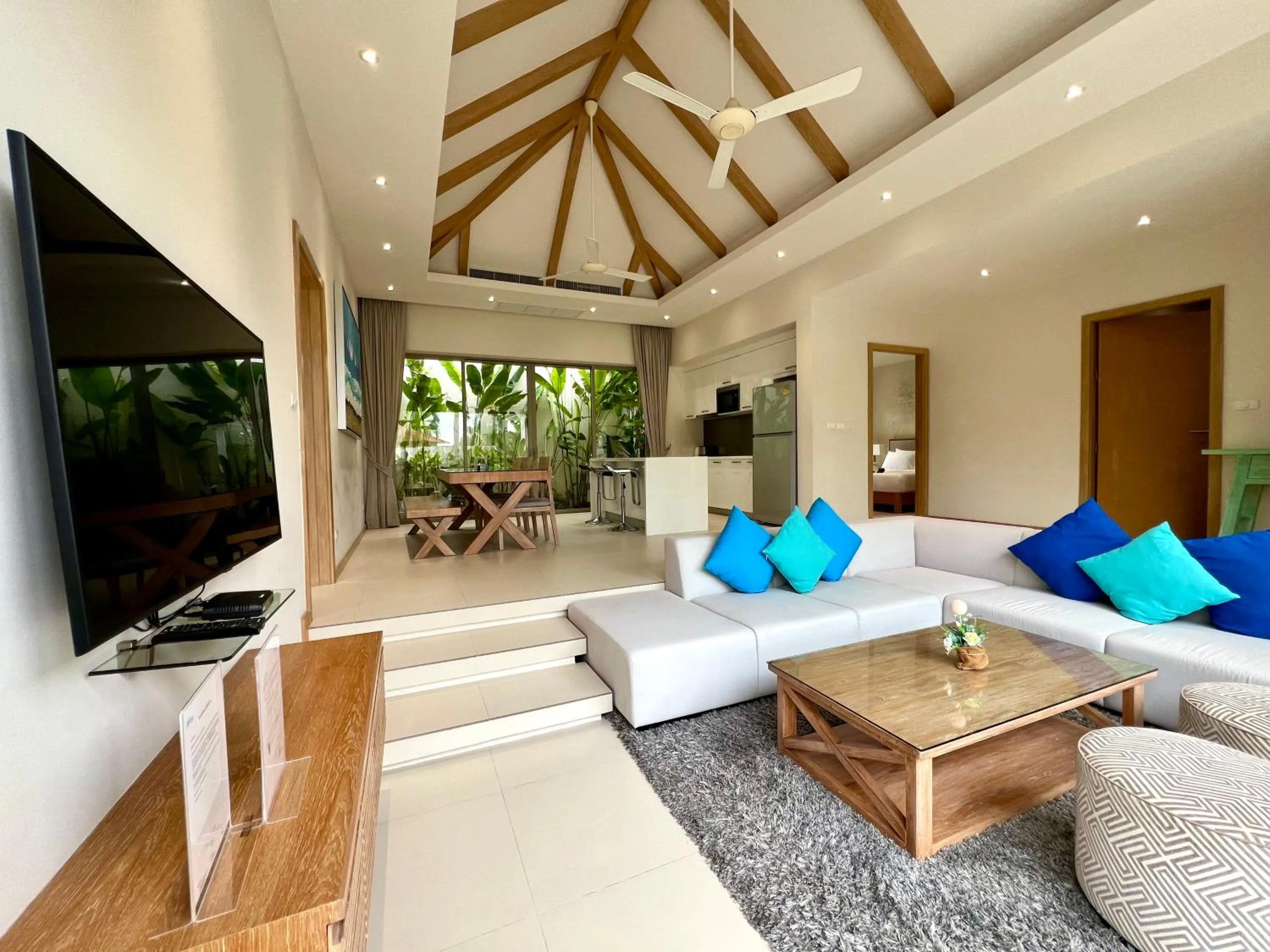 Living room in Trichada Villas by RESAVA