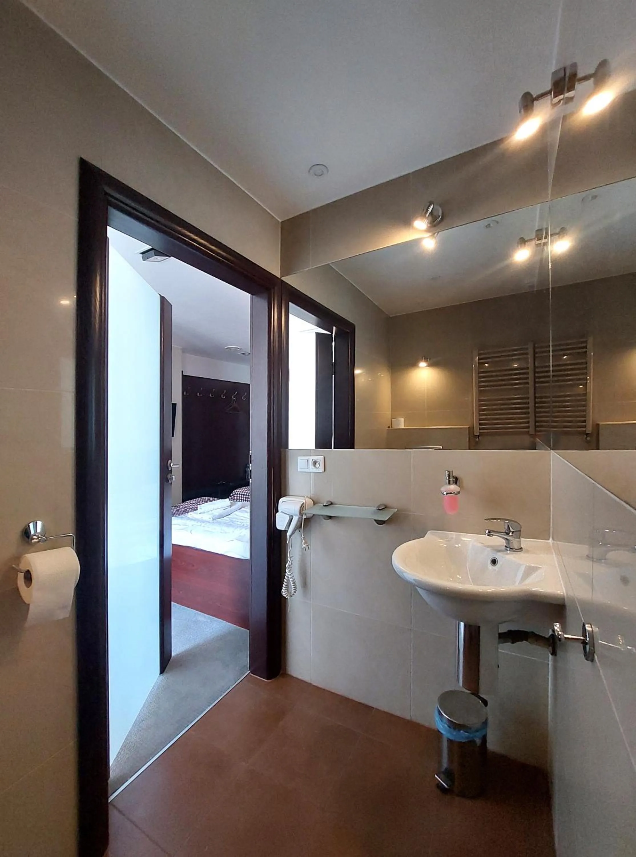 Shower in Atlantic Aparthotel