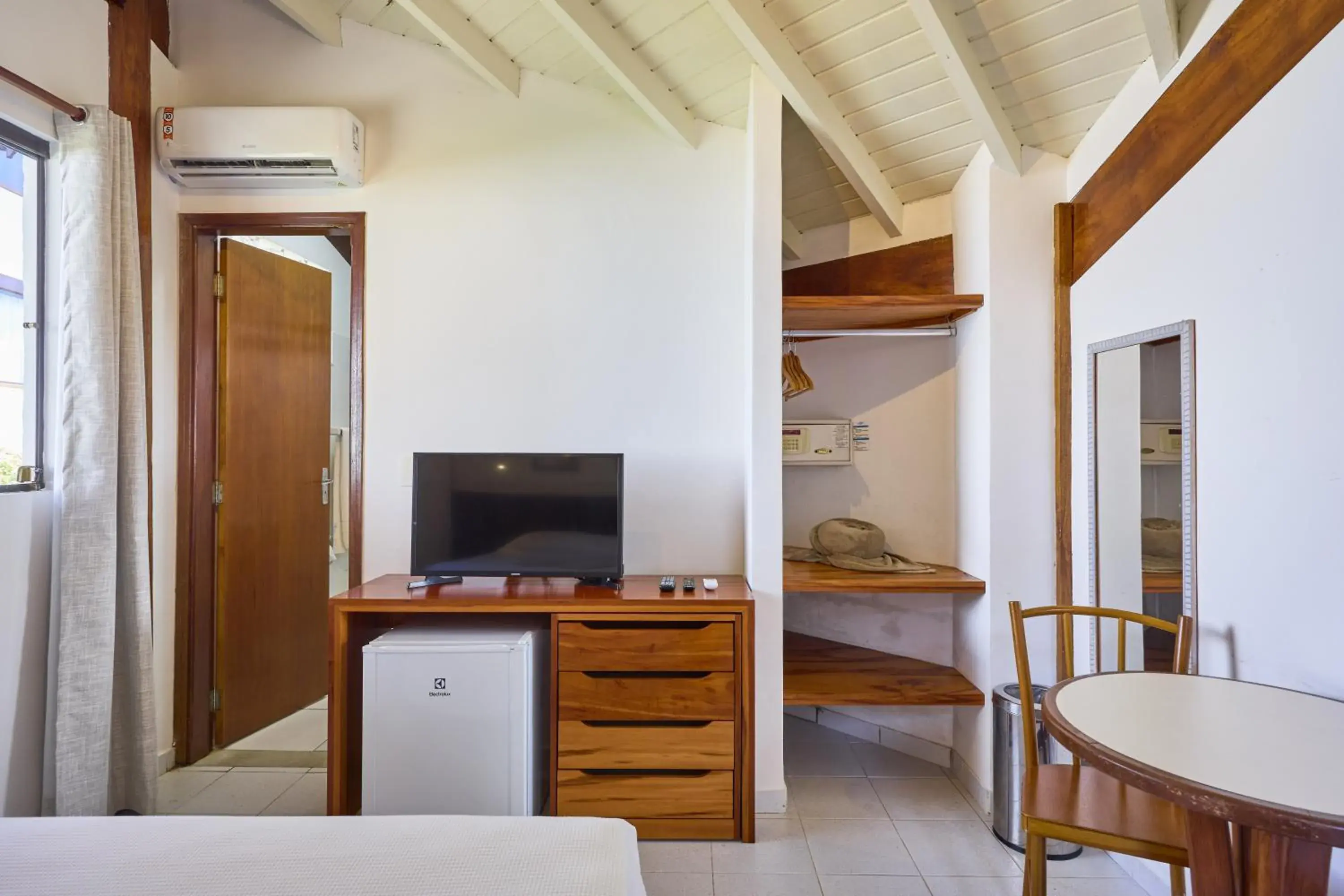 Bedroom, Bed in Hotel Coquille Bedroom, Bed in Hotel Coquille