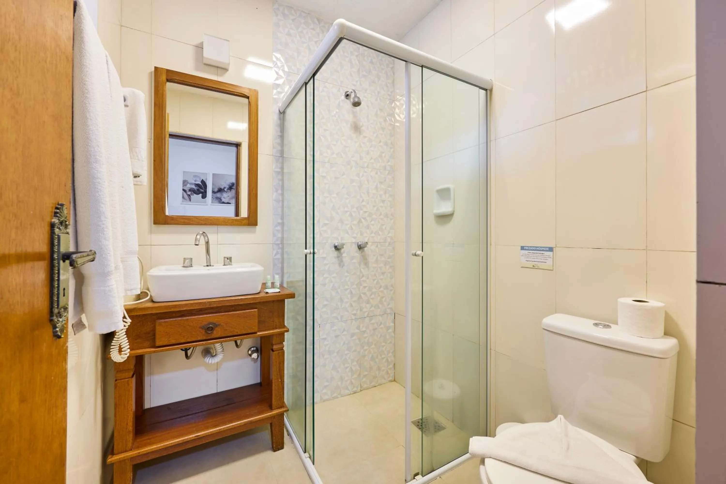 Bathroom in Hotel Coquille