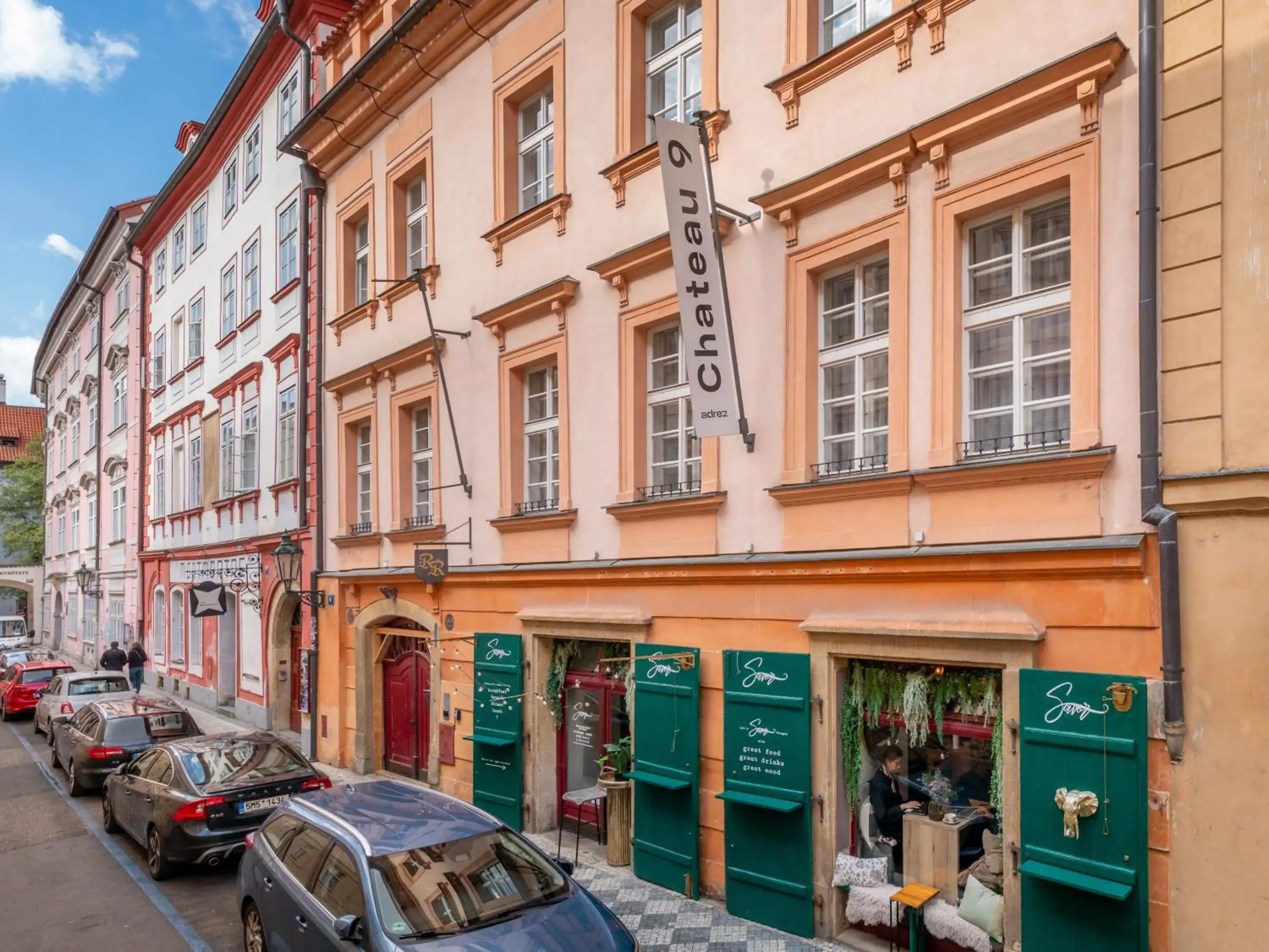 Facade/entrance in Chateau 9 Apartments by Adrez Facade/entrance in Chateau 9 Apartments by Adrez