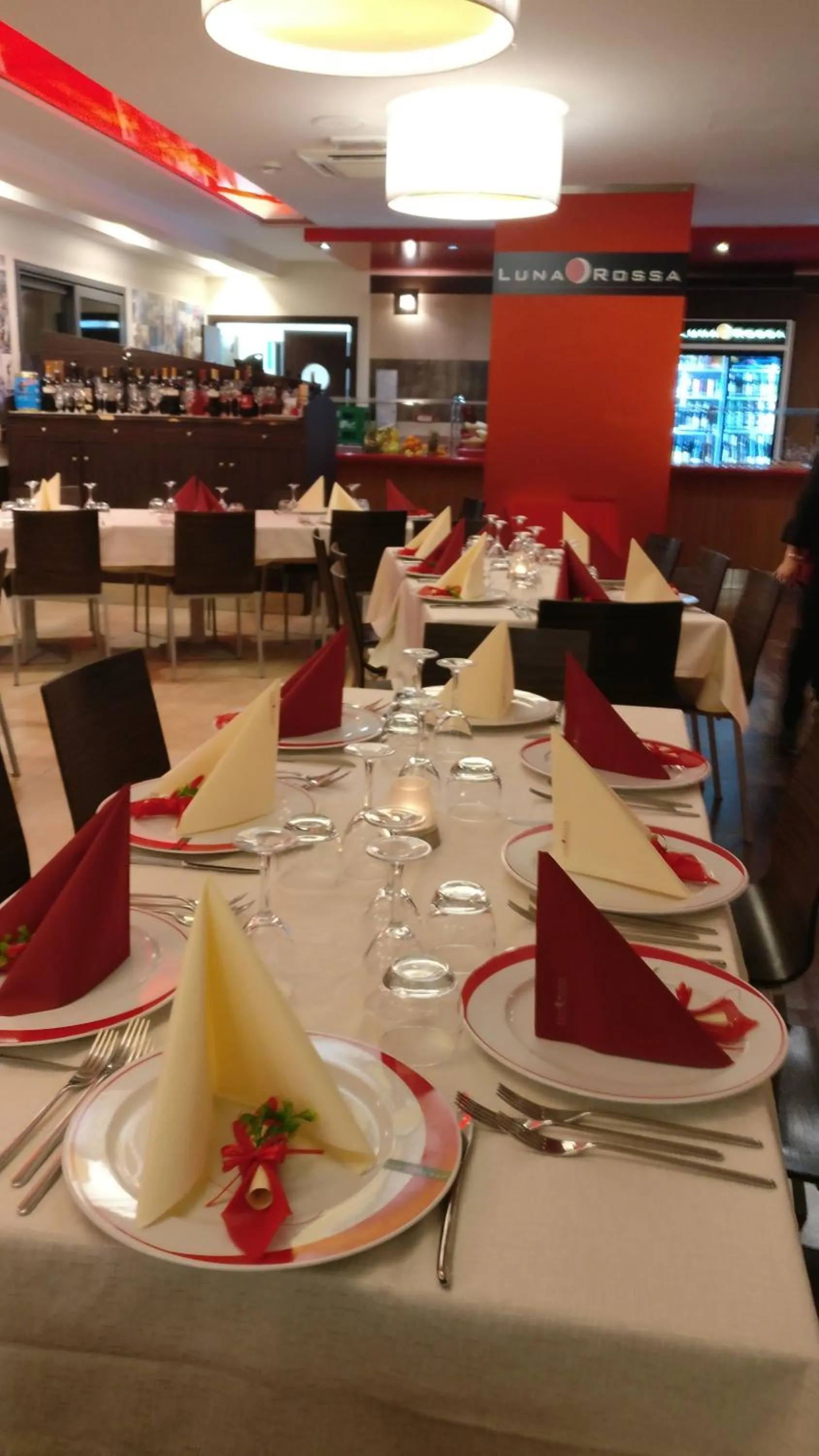 Restaurant/places to eat in Rama Palace Hotel