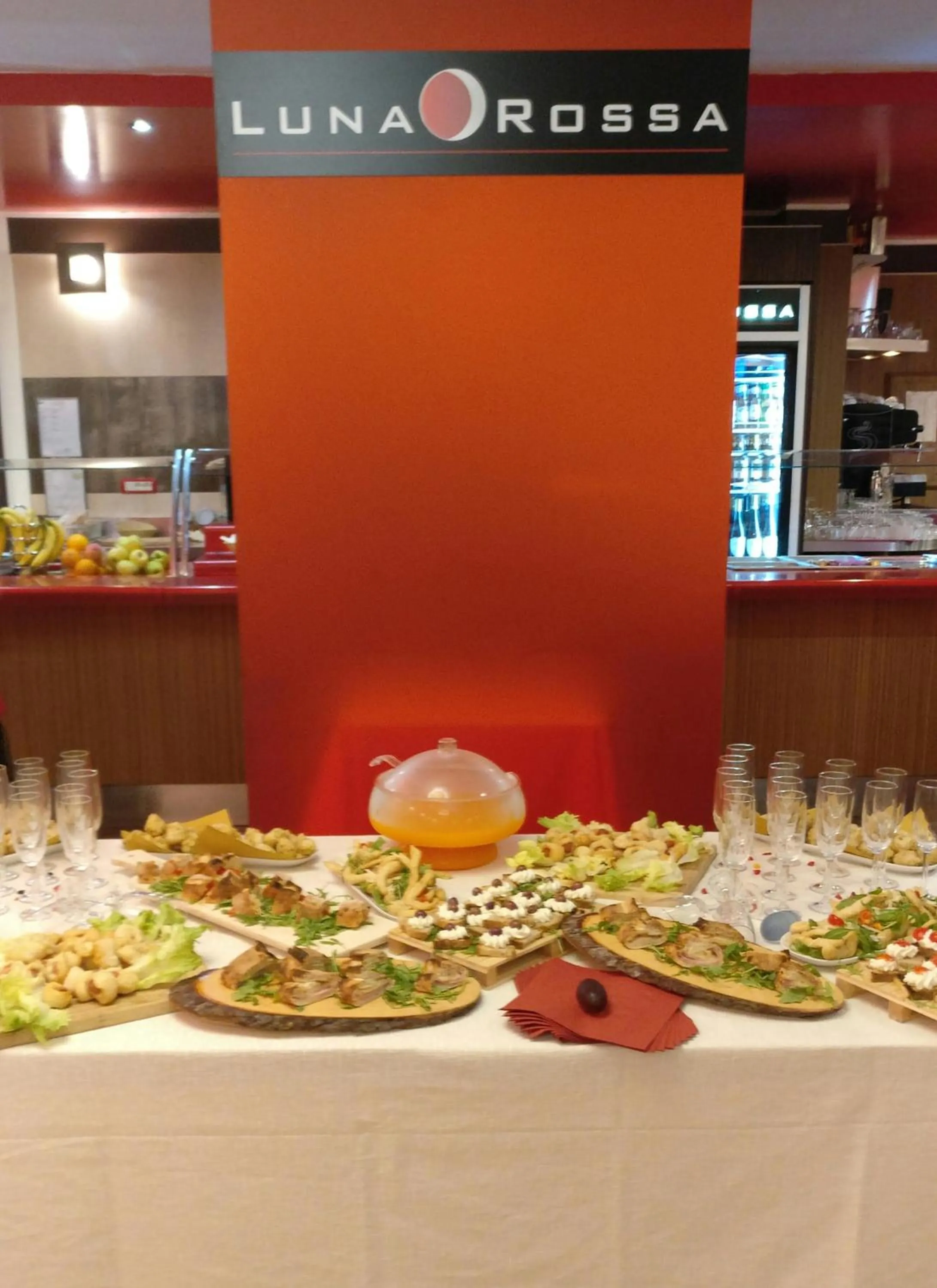 Restaurant/places to eat in Rama Palace Hotel