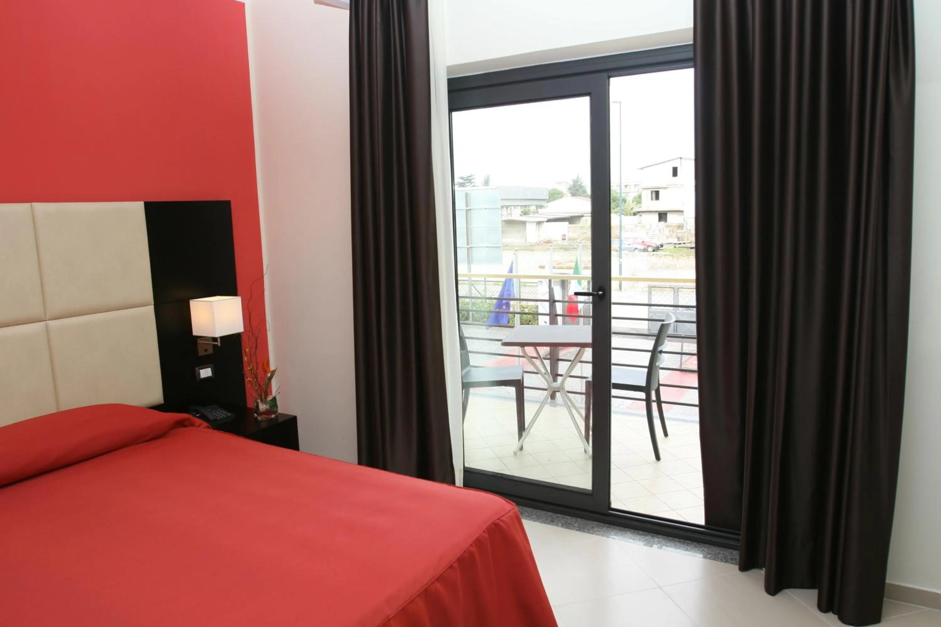 Balcony/Terrace, Bed in Rama Palace Hotel