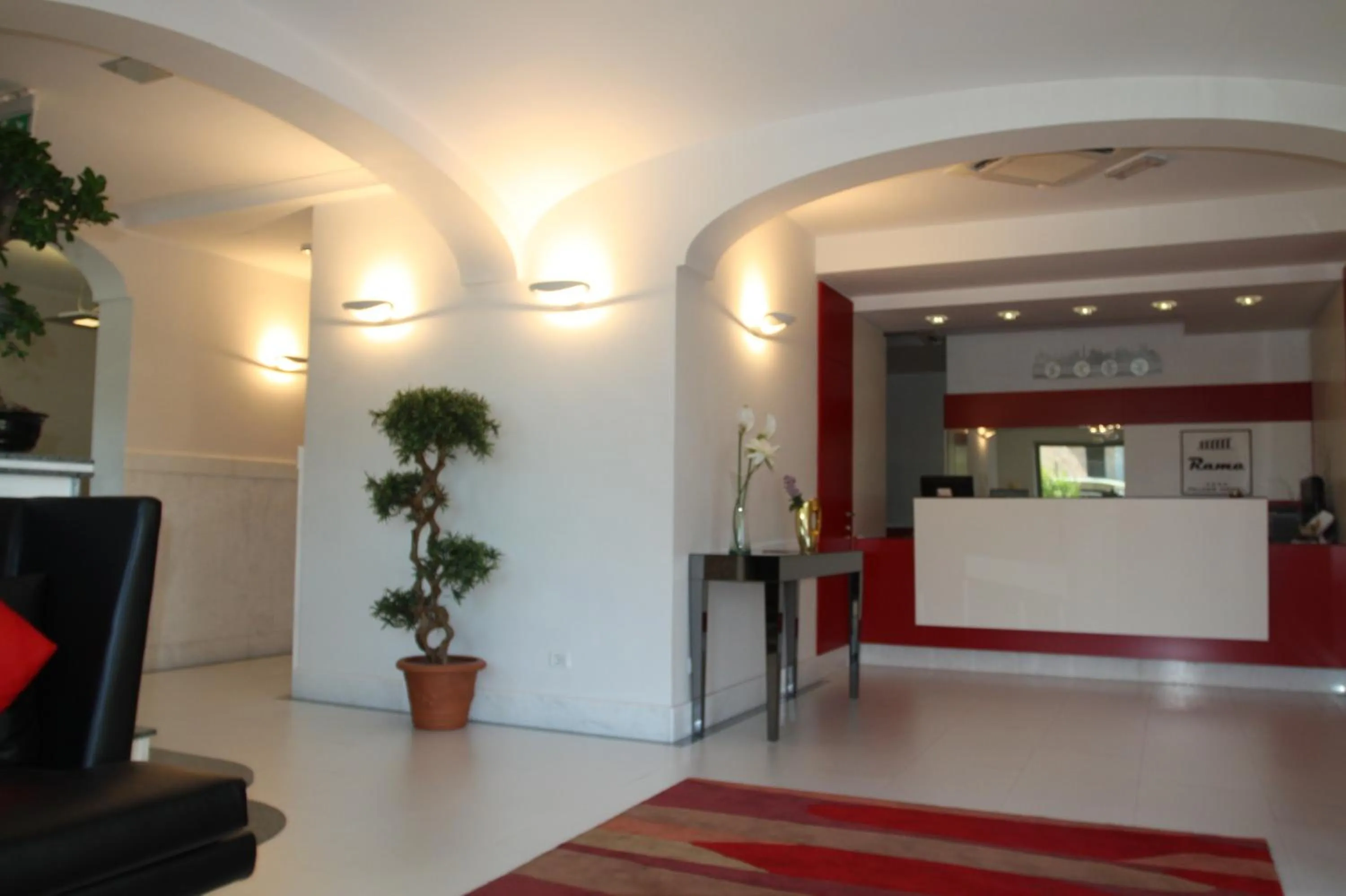 Communal lounge/ TV room in Rama Palace Hotel