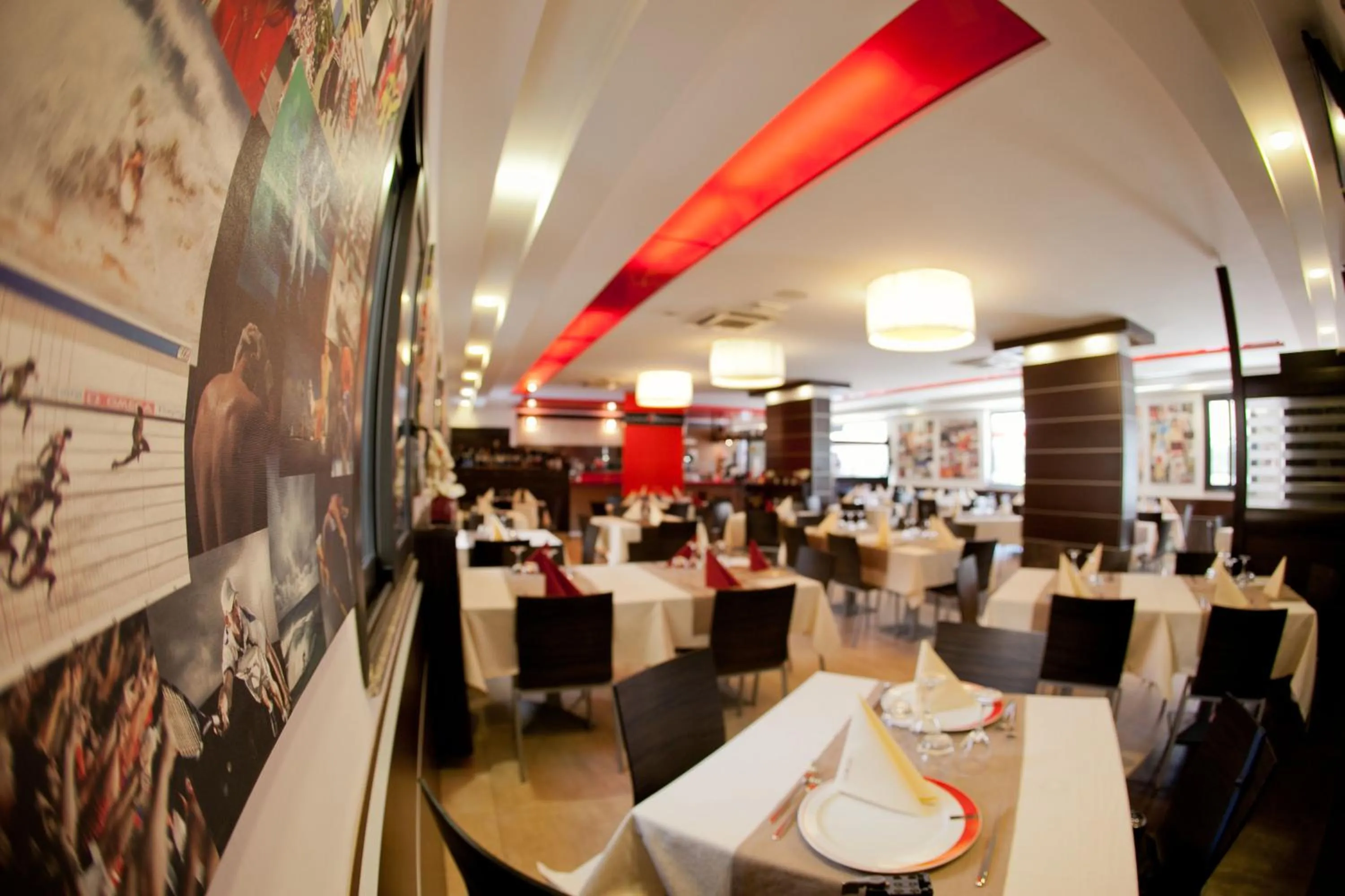 Restaurant/places to eat in Rama Palace Hotel