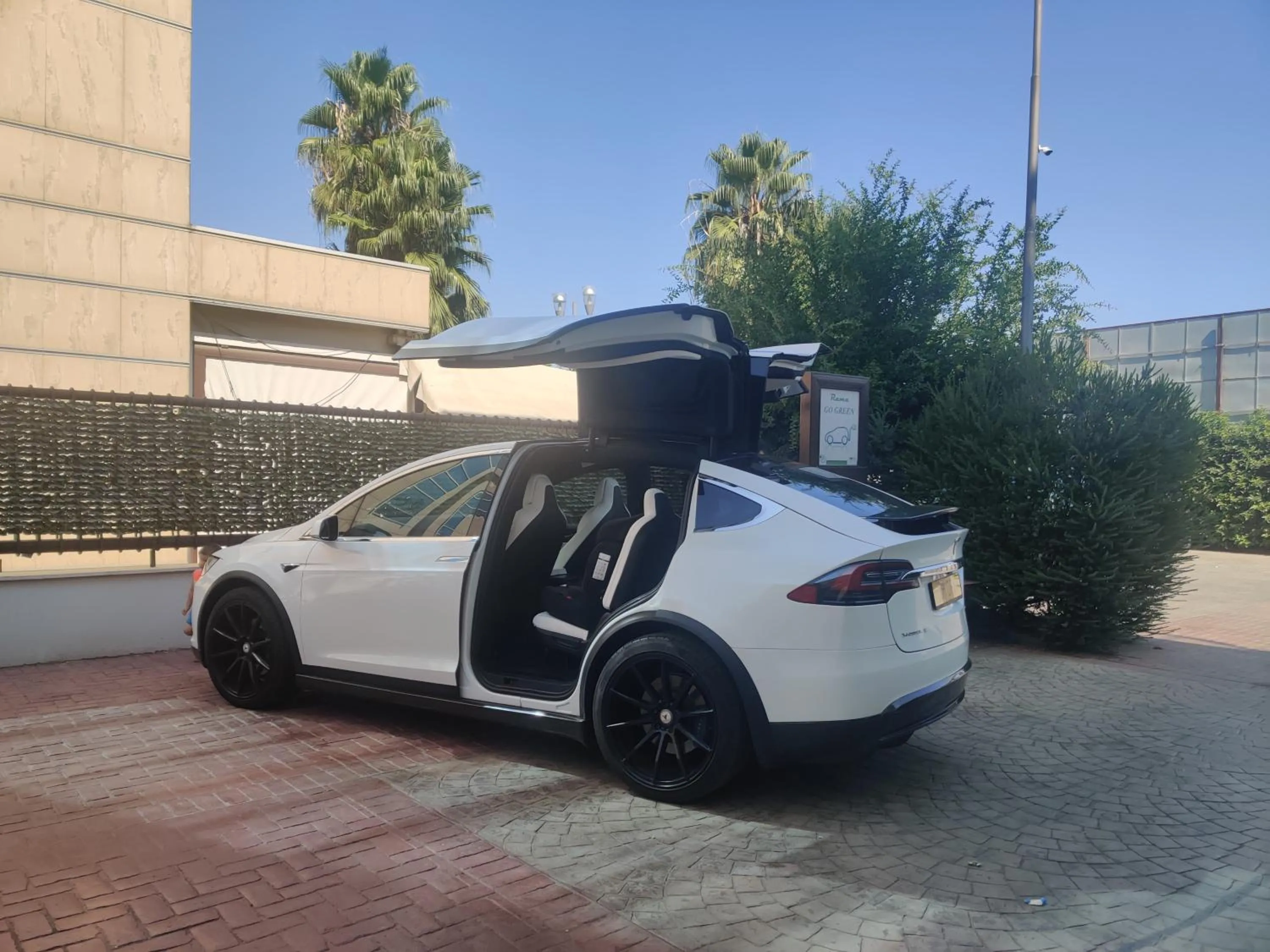 Parking in Rama Palace Hotel