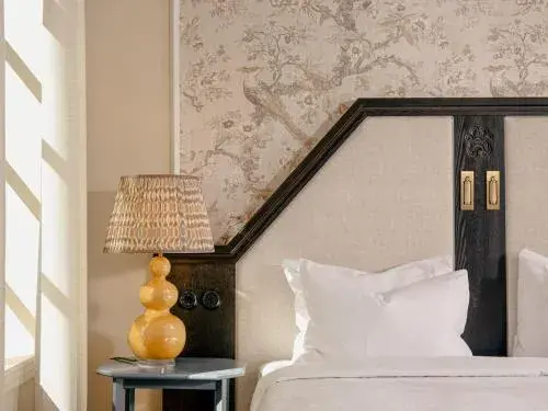Junior Suite - single occupancy in Savoy 1918 Junior Suite - single occupancy in Savoy 1918