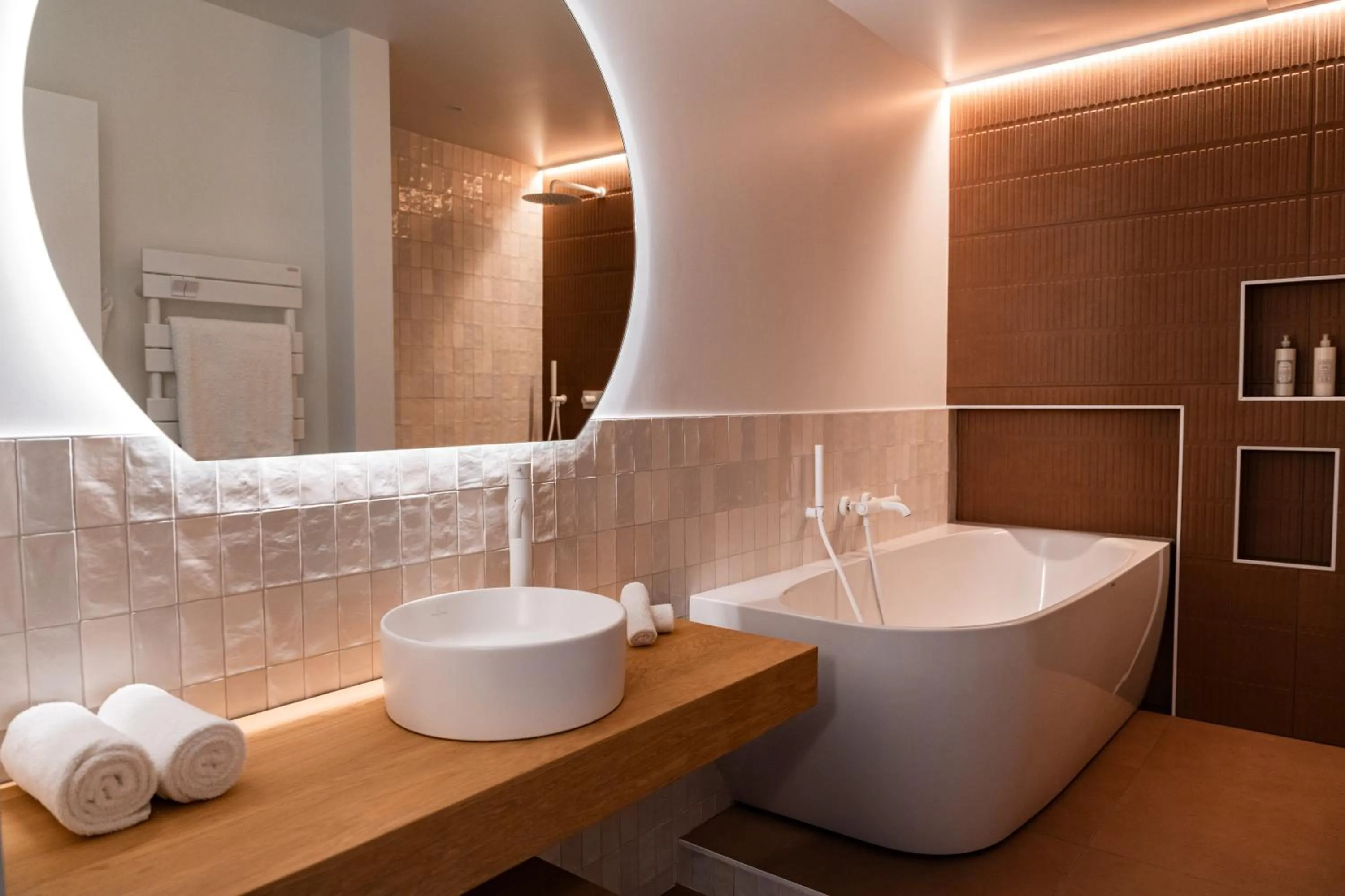 Bathroom in Hôtel Les Frères Ibarboure