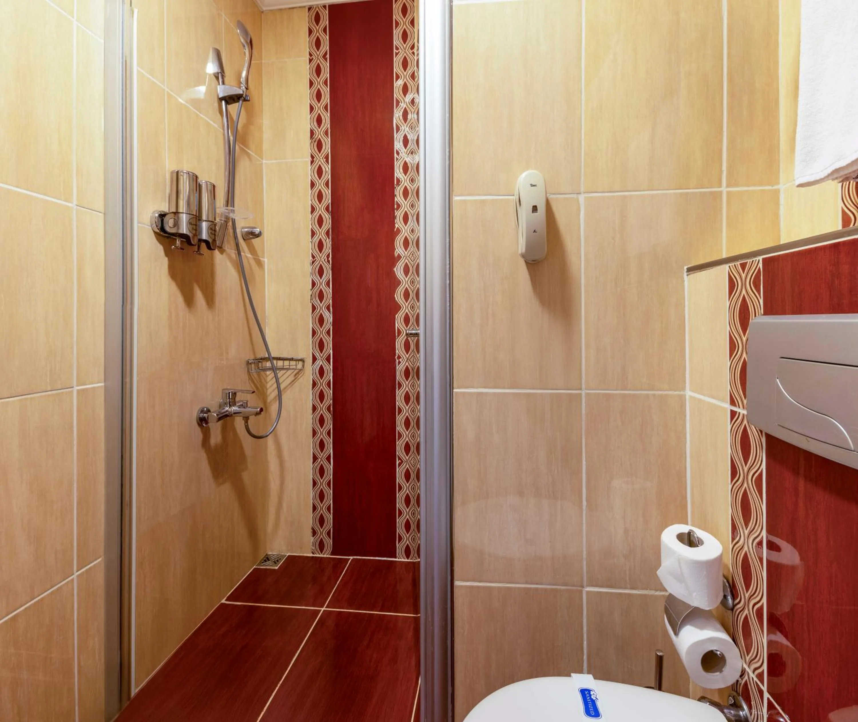 Raymond Hotel Old City