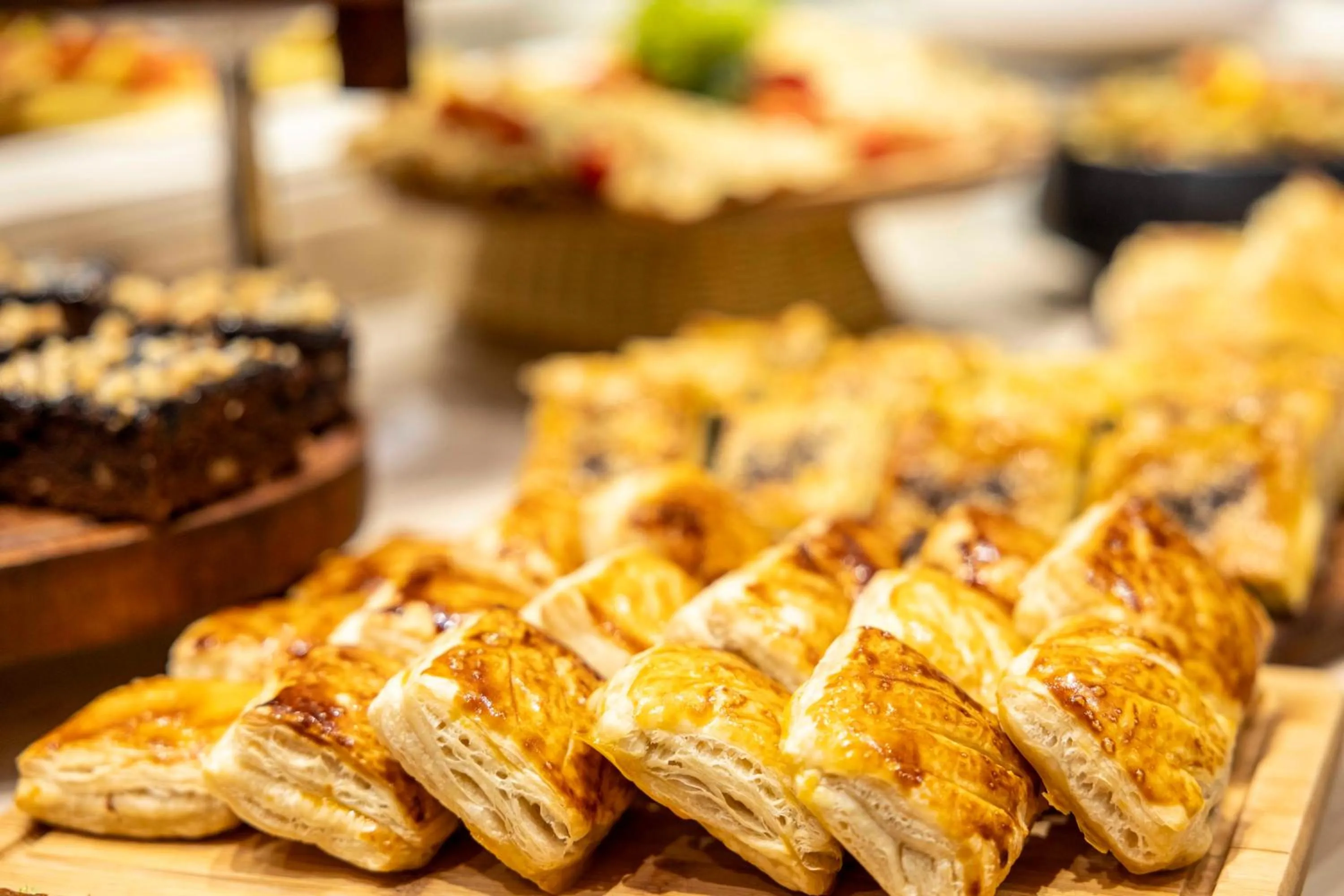 Breakfast in Raymond Hotel Old City