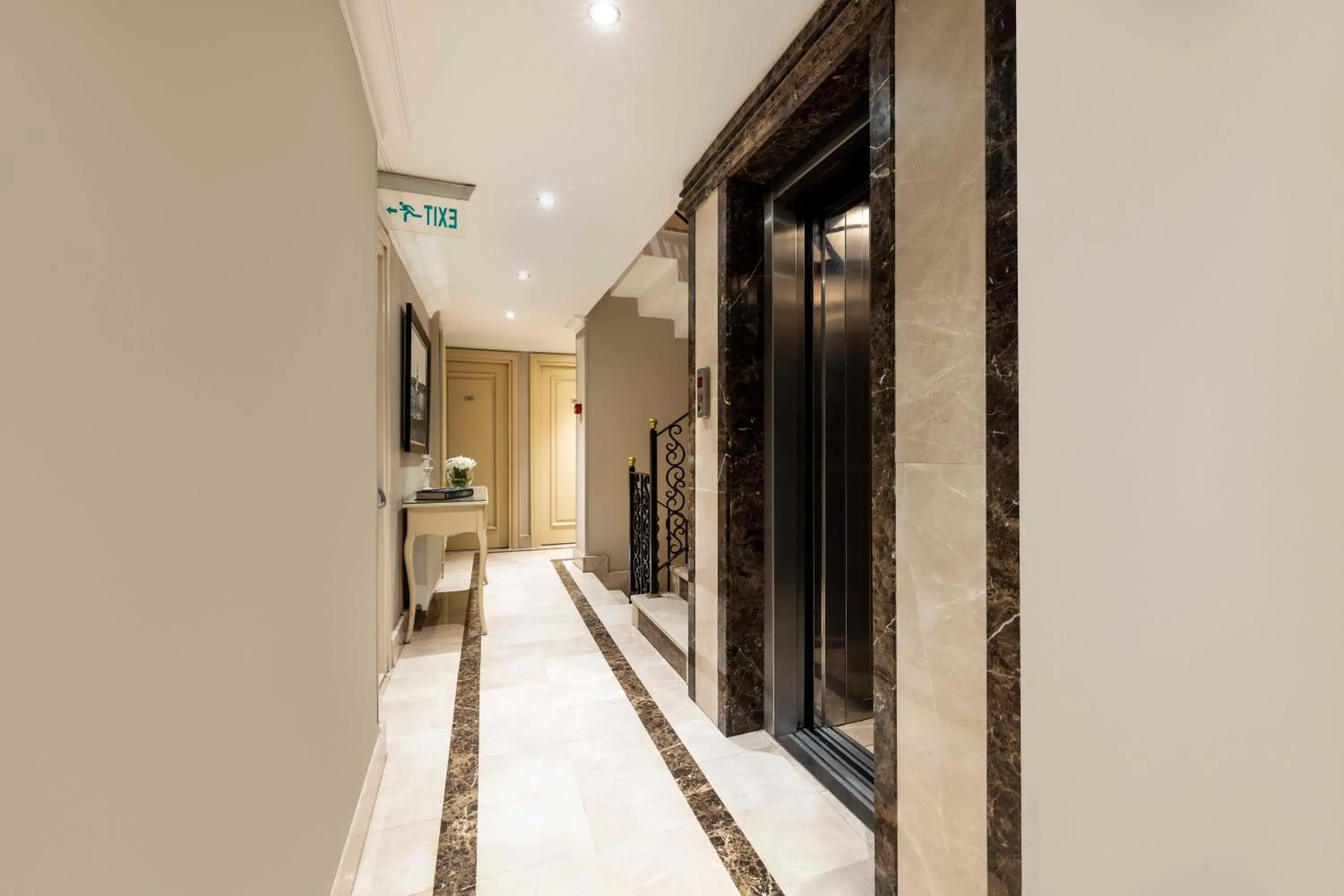 Property building in Raymond Hotel Old City Property building in Raymond Hotel Old City